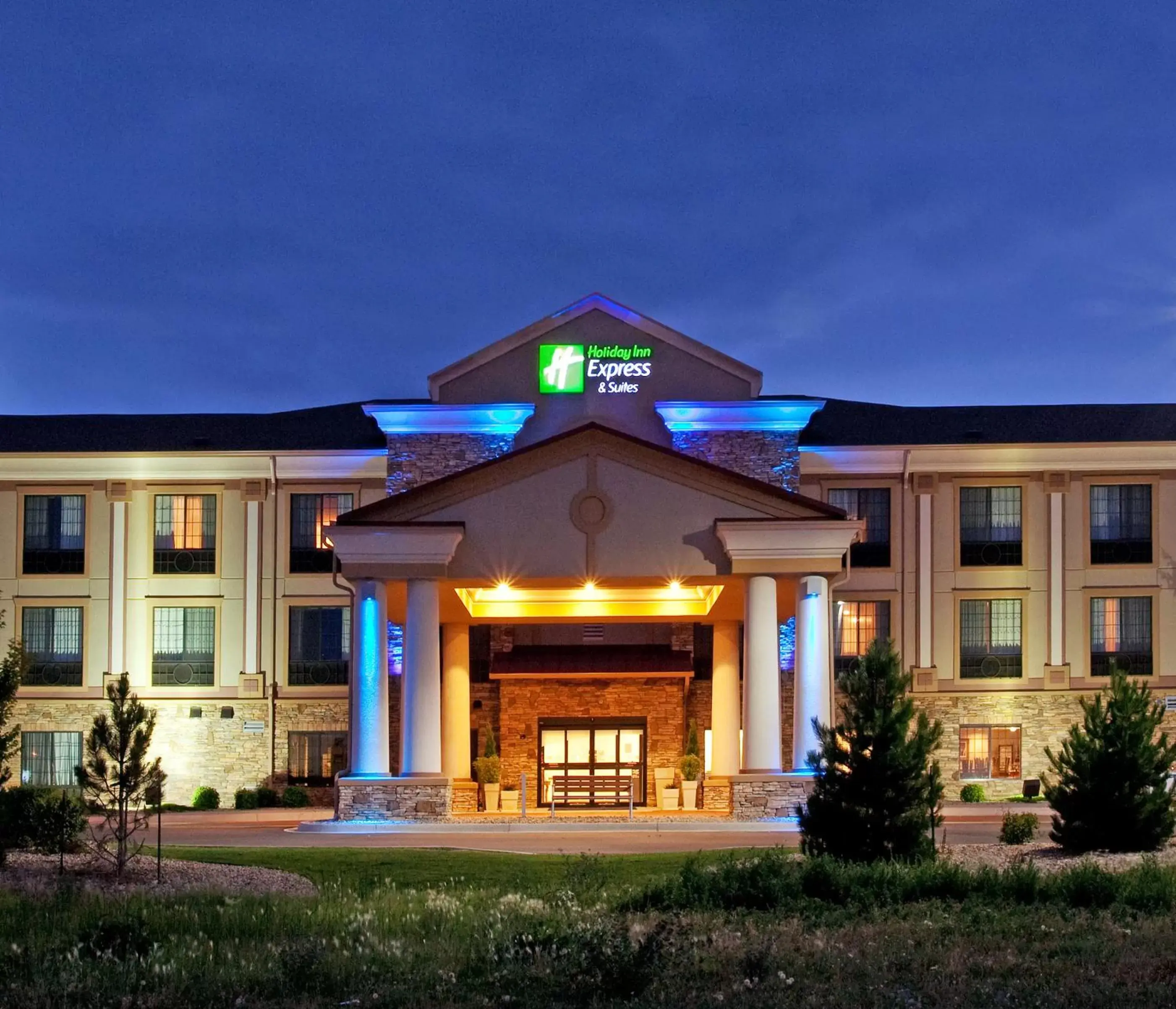 Property Building in Holiday Inn Express Hotel & Suites Longmont, an IHG Hotel