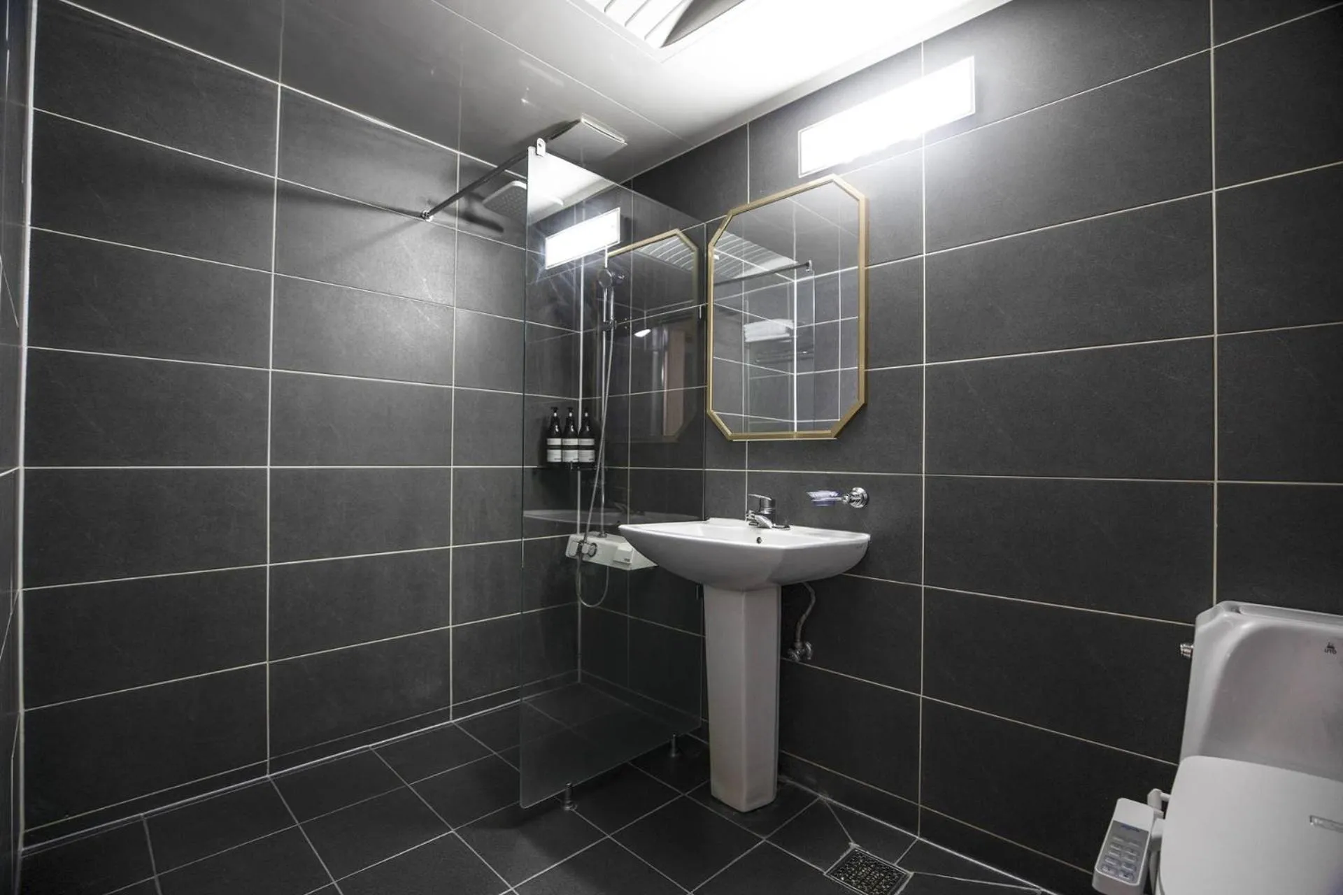 Bathroom in Central Plaza Hotel