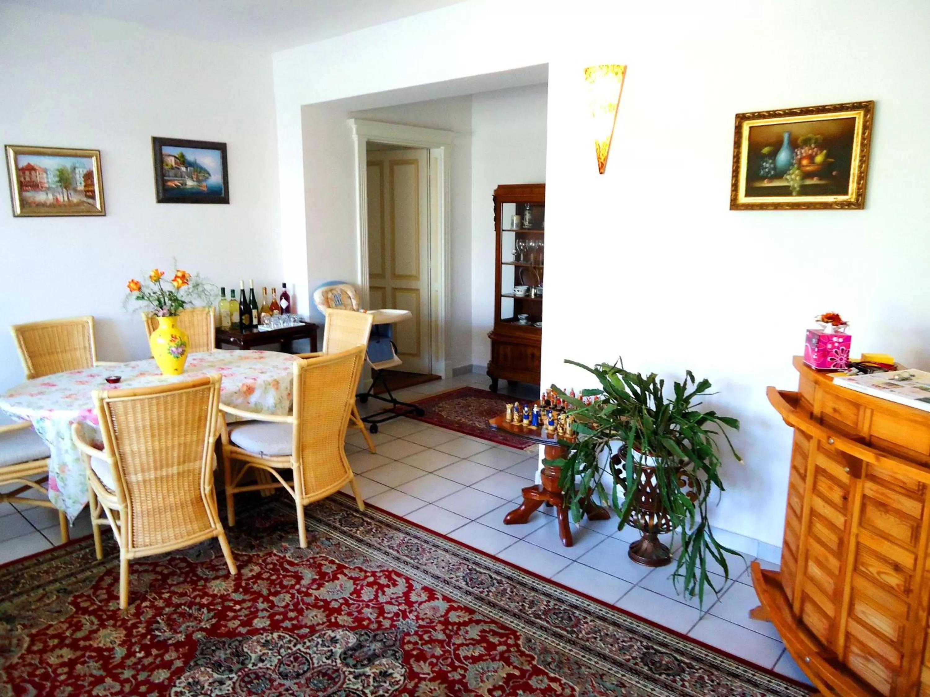 Restaurant/places to eat in Buda Panzió