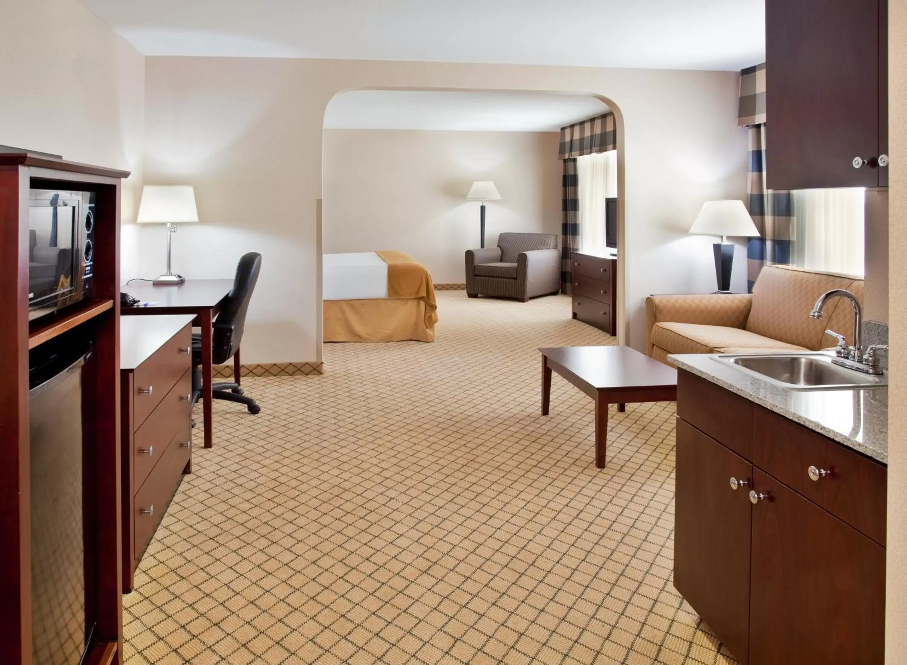 Photo of the whole room, Seating Area in Holiday Inn Express Hotel & Suites Wichita Airport, an IHG Hotel