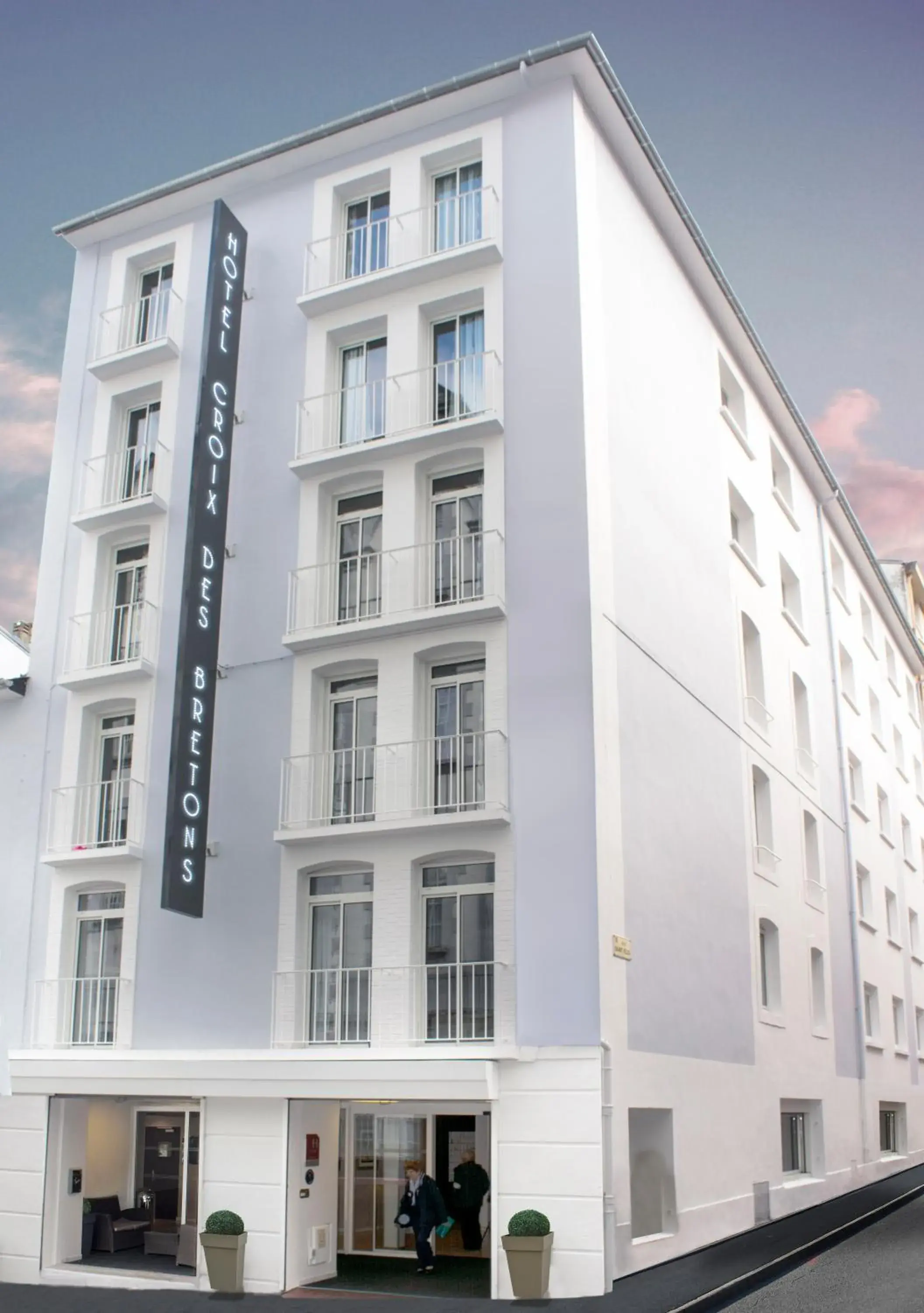 Facade/entrance, Property Building in Hôtel Croix des Bretons - Lourdes Pyrénées