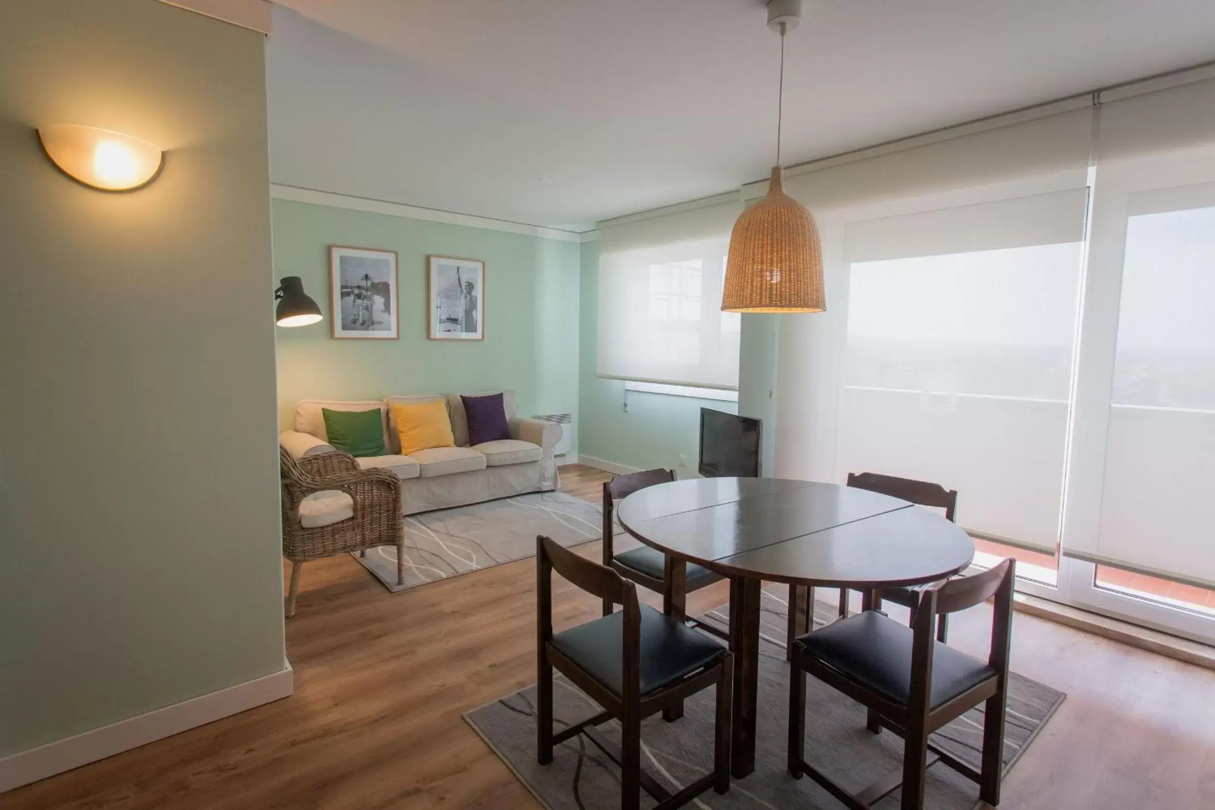 Living room, Dining Area in Hotel Apartamento Solverde