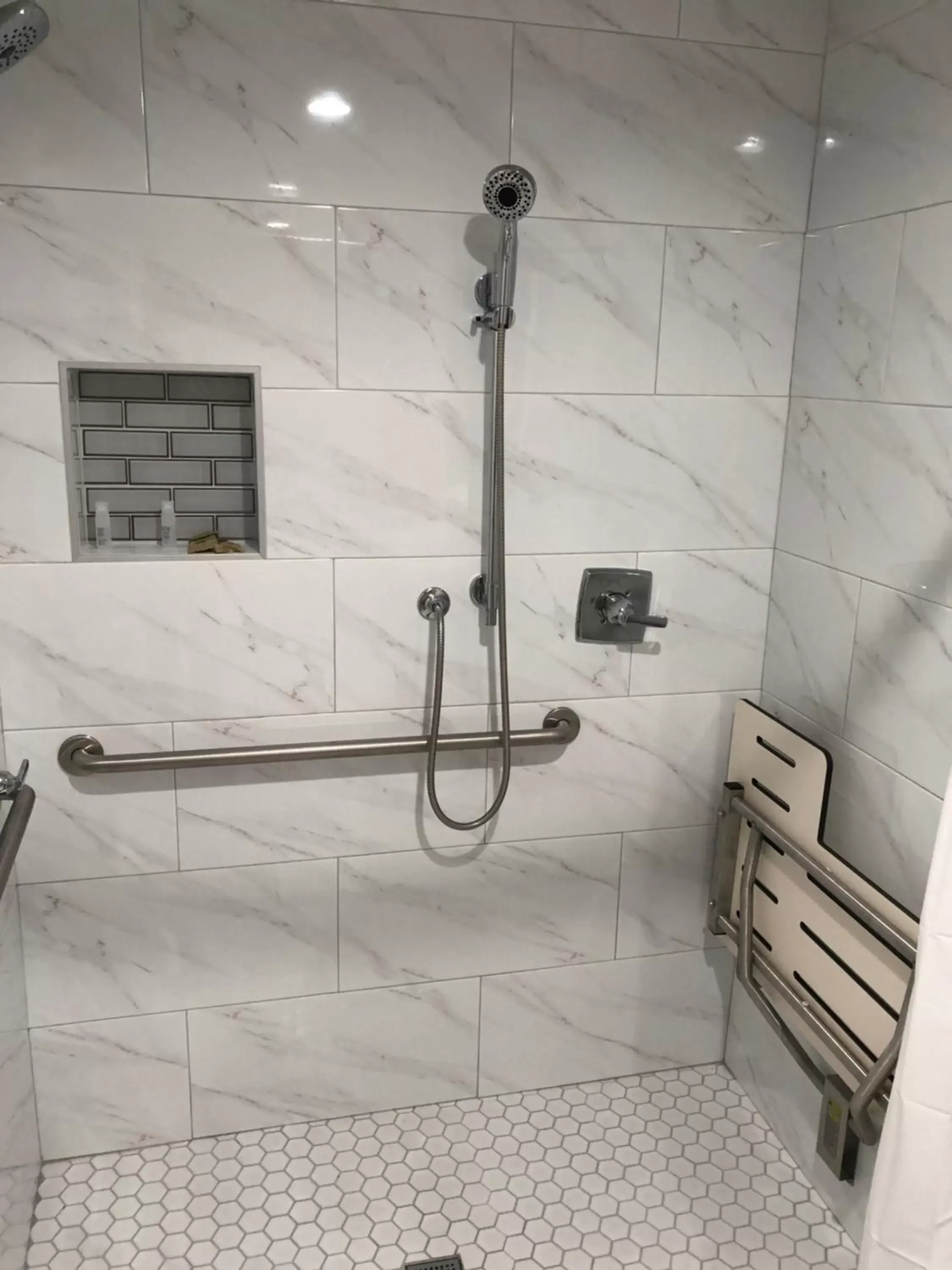 Shower, Bathroom in Rodeway Inn South Gate - Los Angeles South