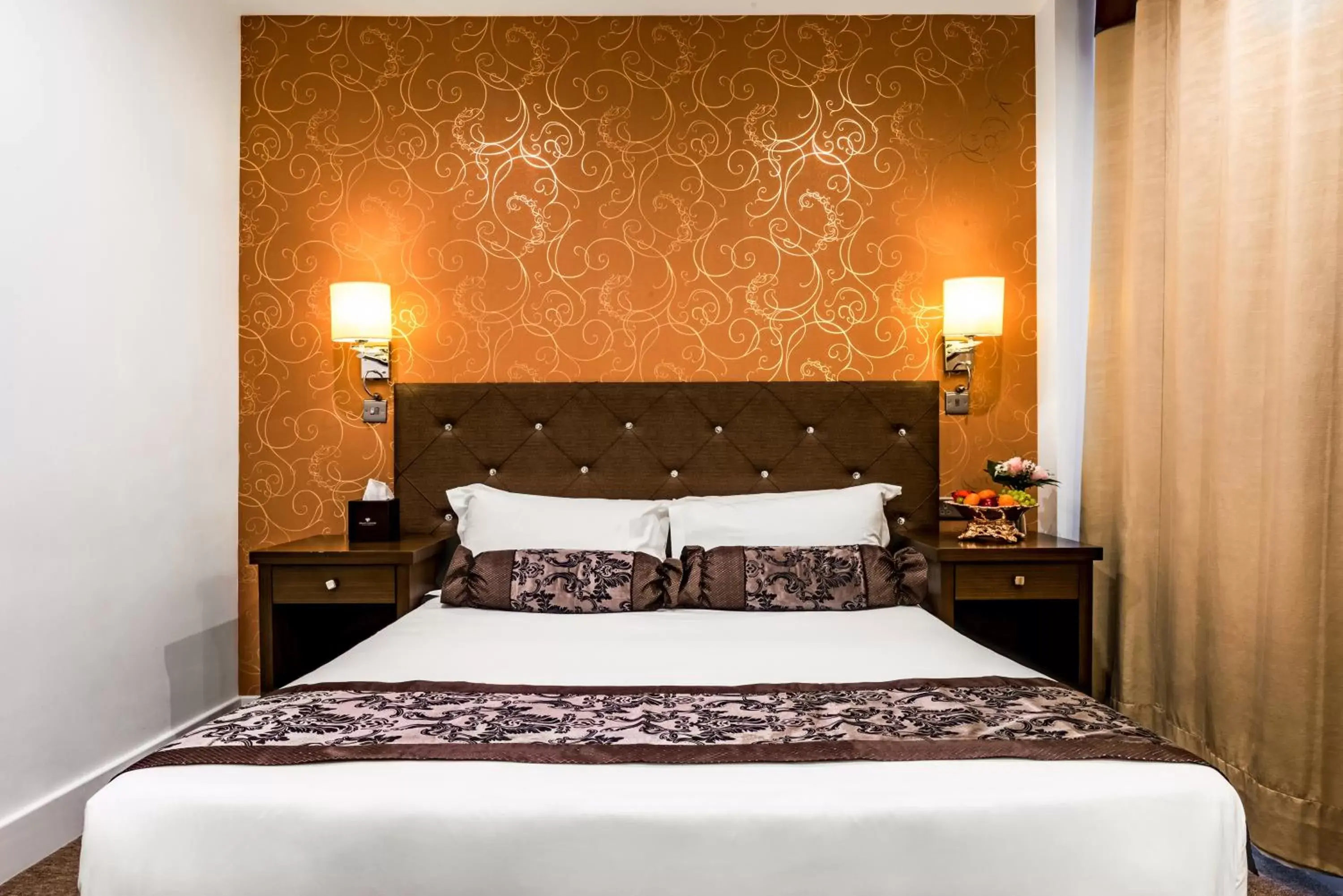 Bed in Grand Sapphire Hotel & Banqueting