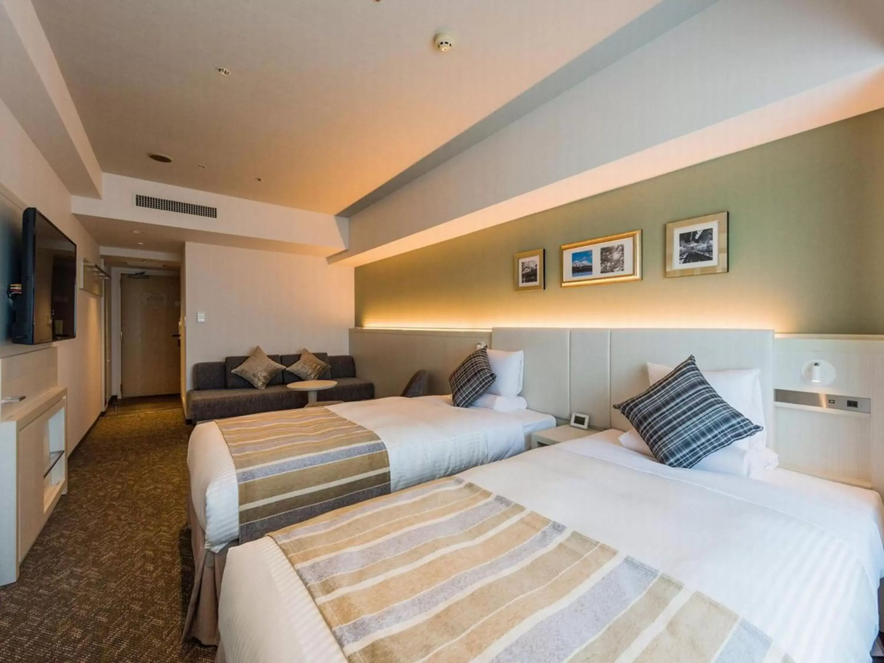 Photo of the whole room, Bed in HOTEL MYSTAYS PREMIER Sapporo Park Photo of the whole room, Bed in HOTEL MYSTAYS PREMIER Sapporo Park