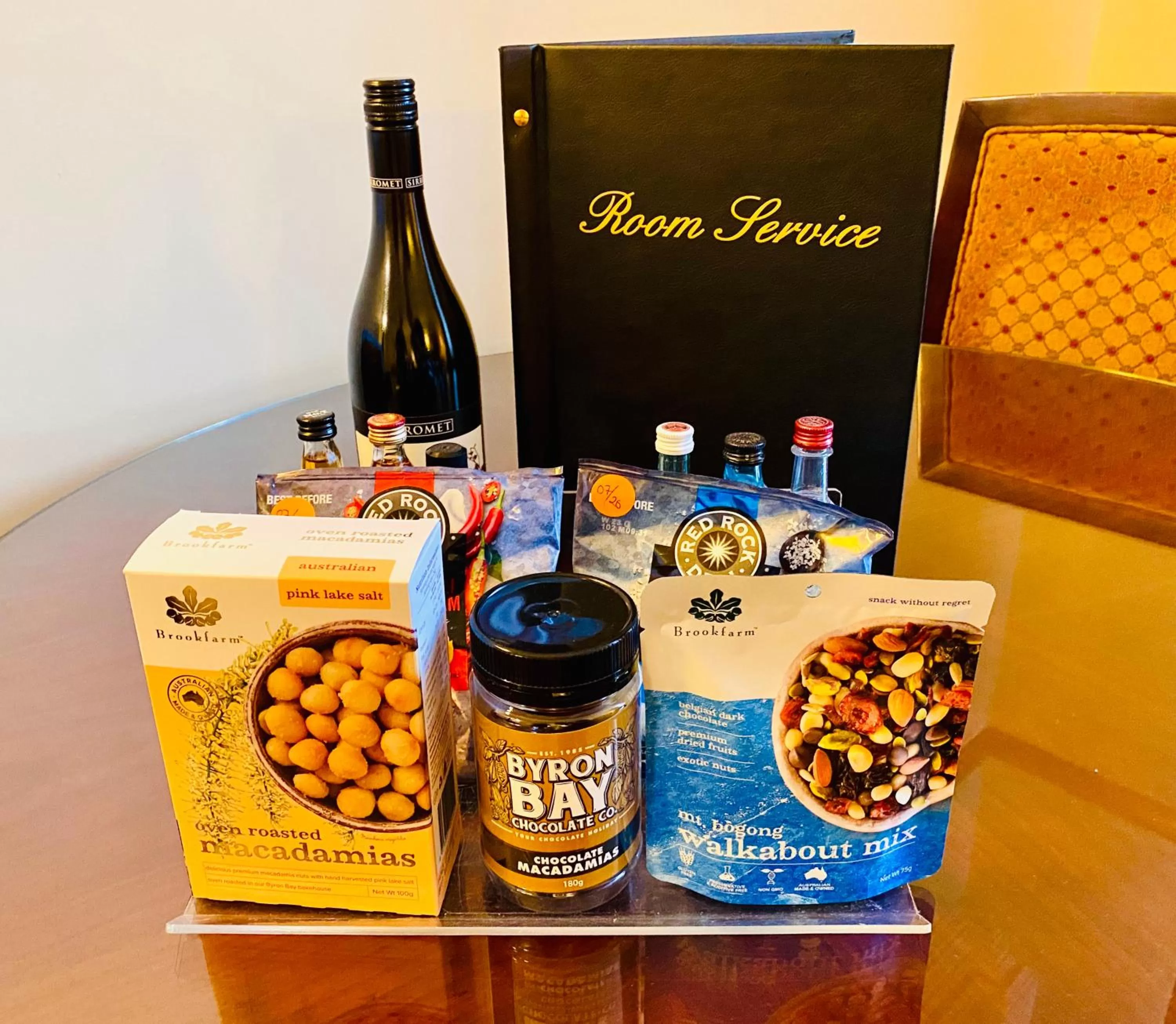 Food and drinks in Royal Albert Hotel