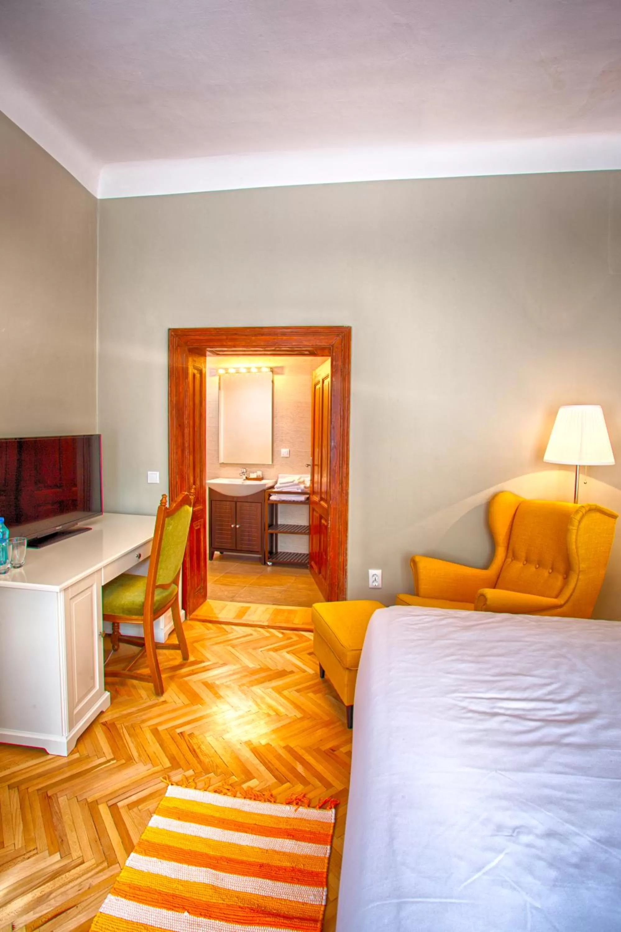 Property building, Bed in Goldsmith