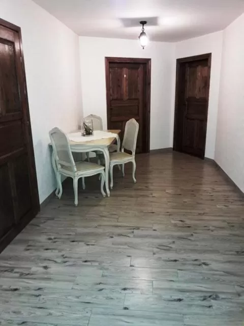 Gościniec Dworski w Ropie - Pokoje gościnne