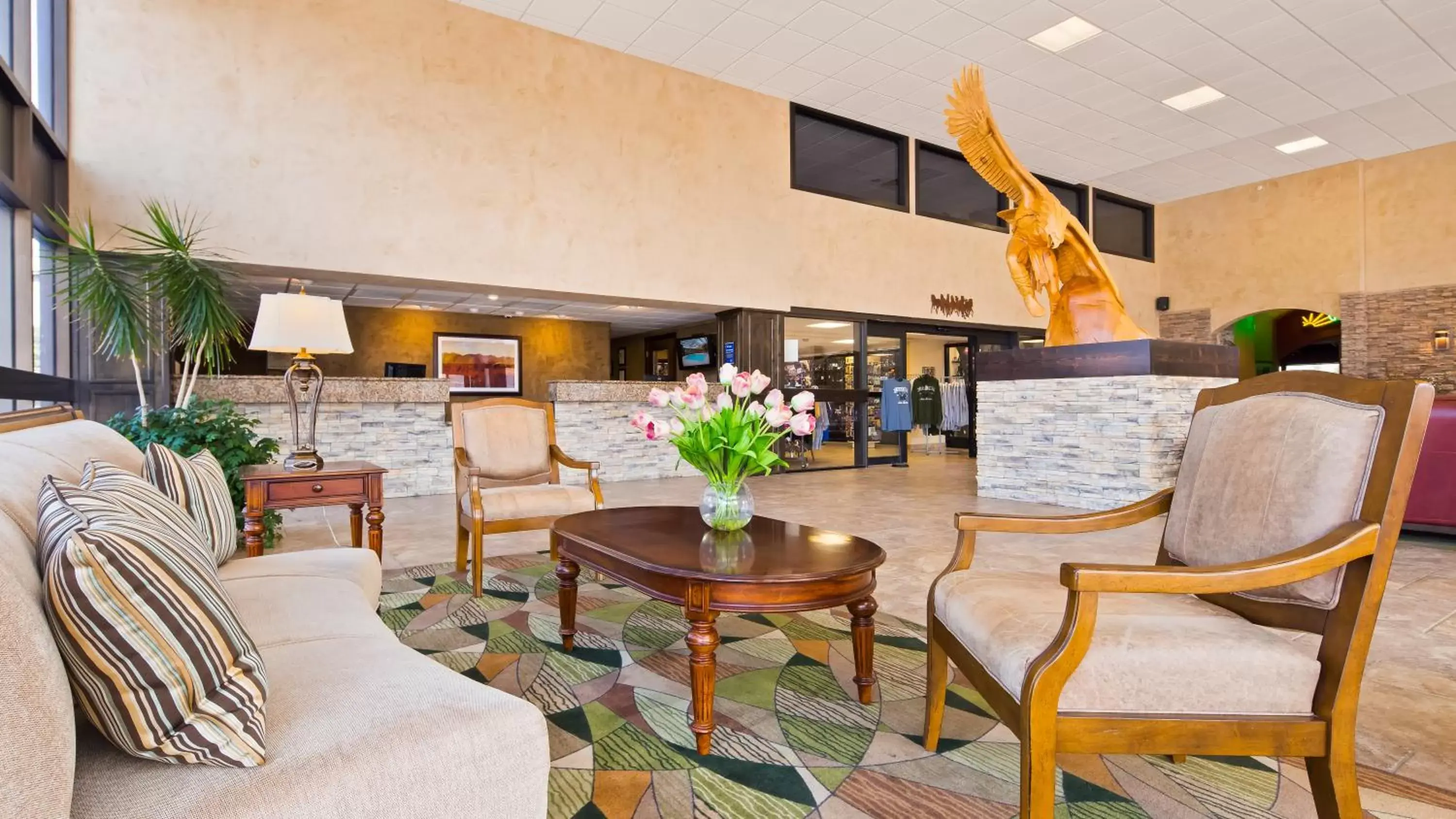 Lobby or reception in Best Western Plus Raton Hotel