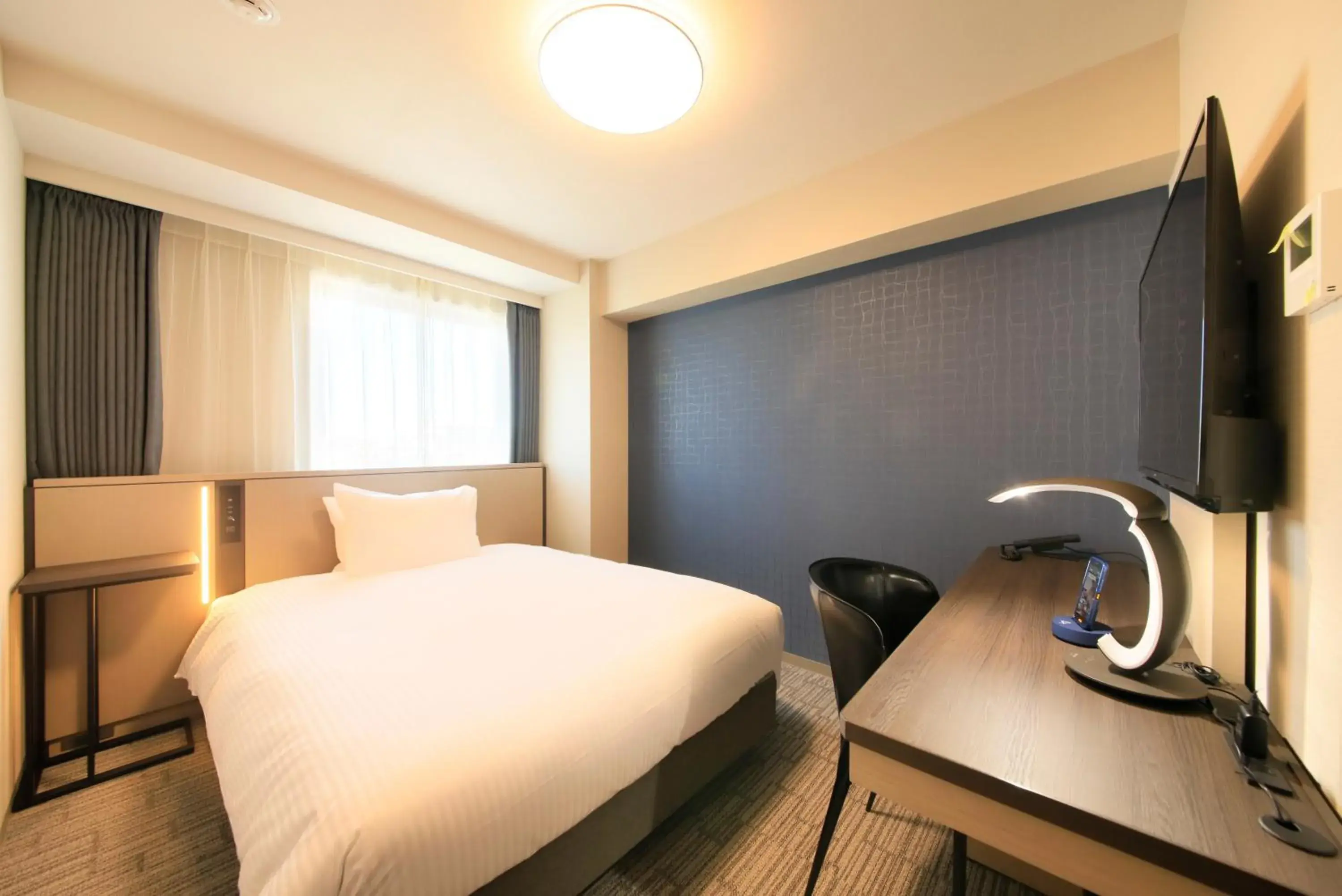 Photo of the whole room, Bed in Richmond Hotel Yokohama Ekimae Photo of the whole room, Bed in Richmond Hotel Yokohama Ekimae