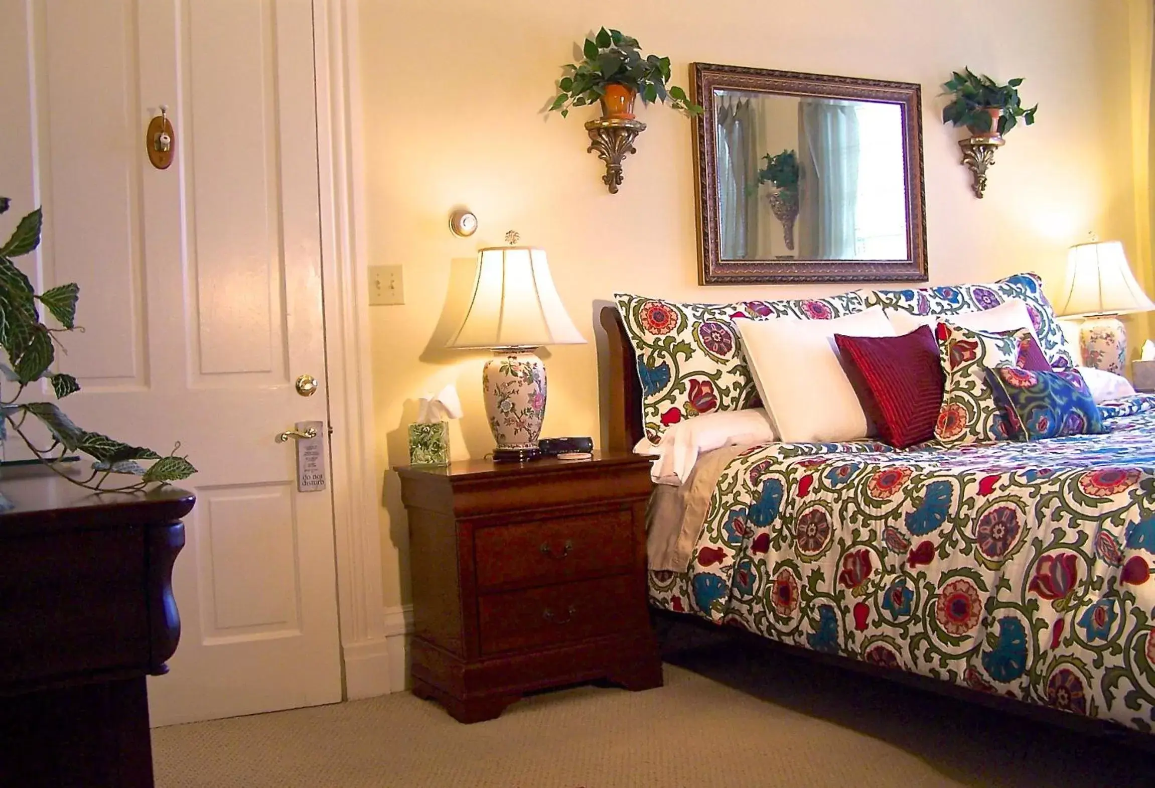 King Room in Lyndon House Bed & Breakfast King Room in Lyndon House Bed & Breakfast