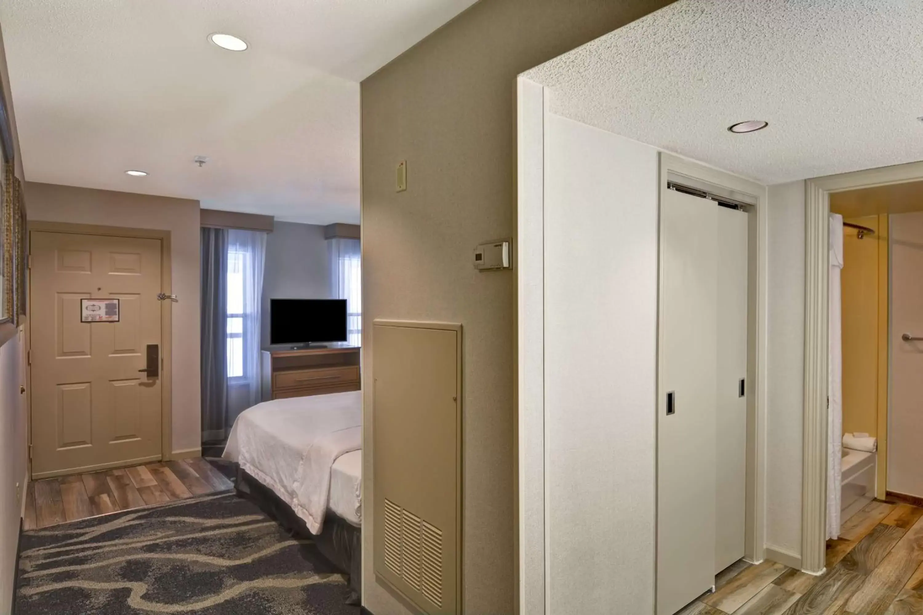 Bedroom, Bed in Homewood Suites Hartford/Windsor Locks
