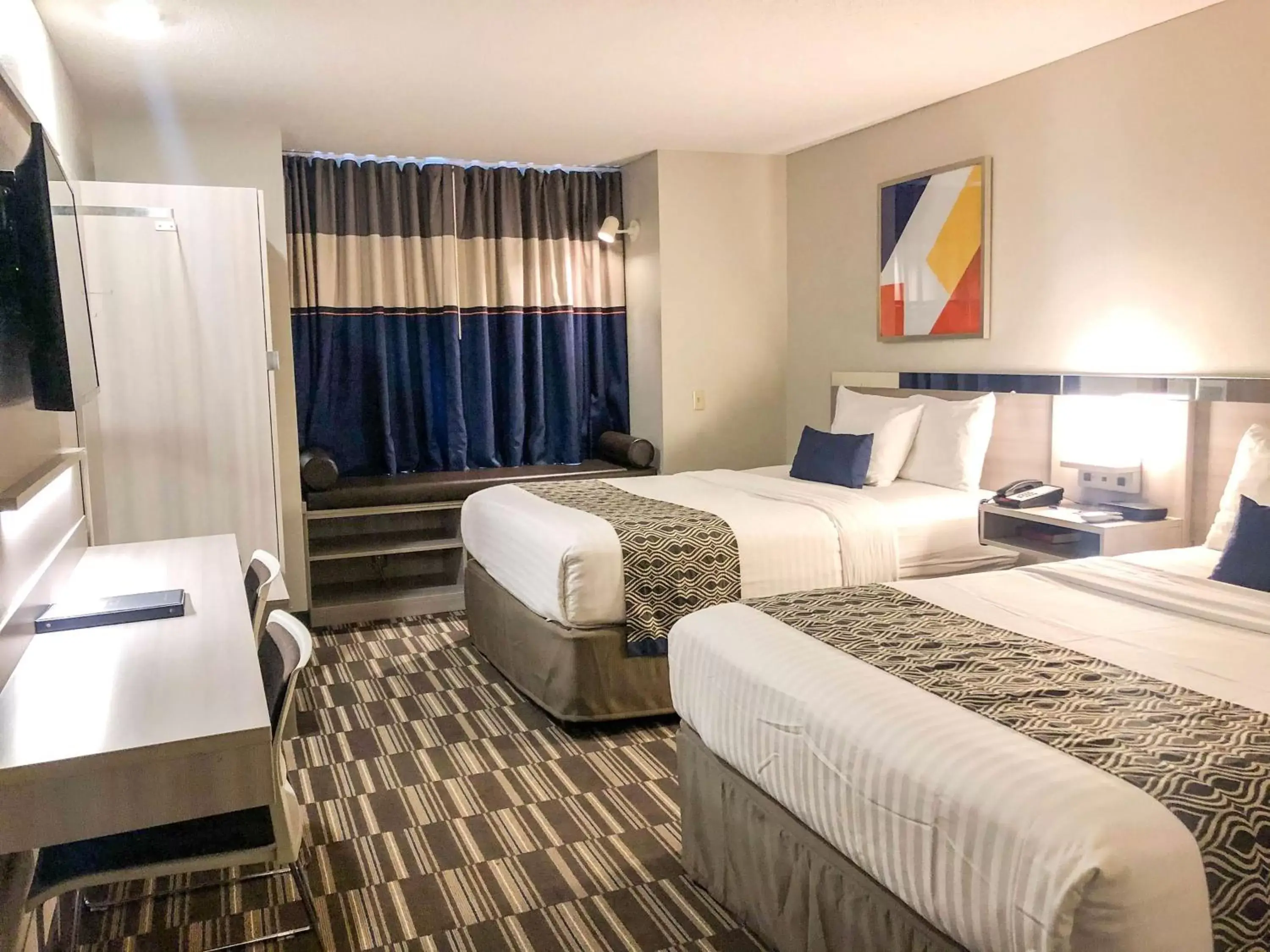 Photo of the whole room, Bed in Microtel Inn & Suites by Wyndham Eagan/St Paul