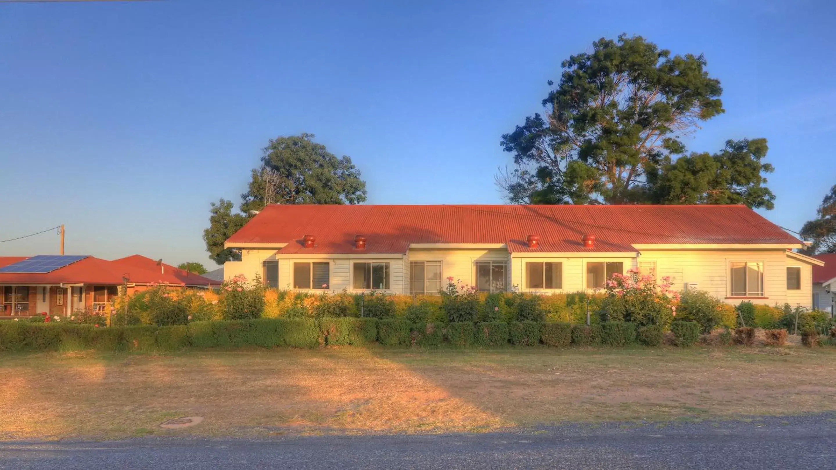 Property Building in Golfers Inn