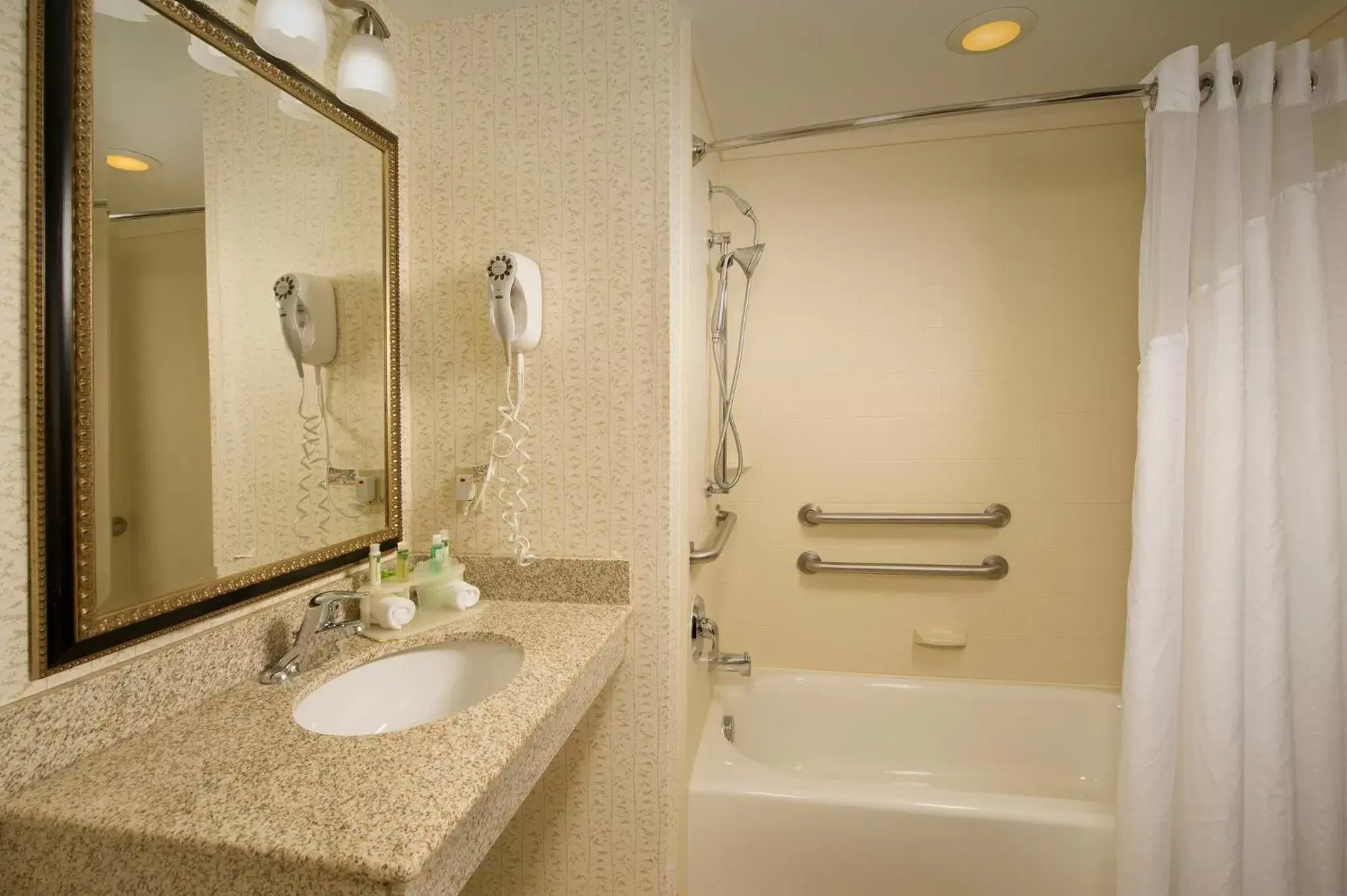 Bathroom in Holiday Inn Express & Suites Columbia - East Elkridge, Jessup an IHG Hotel