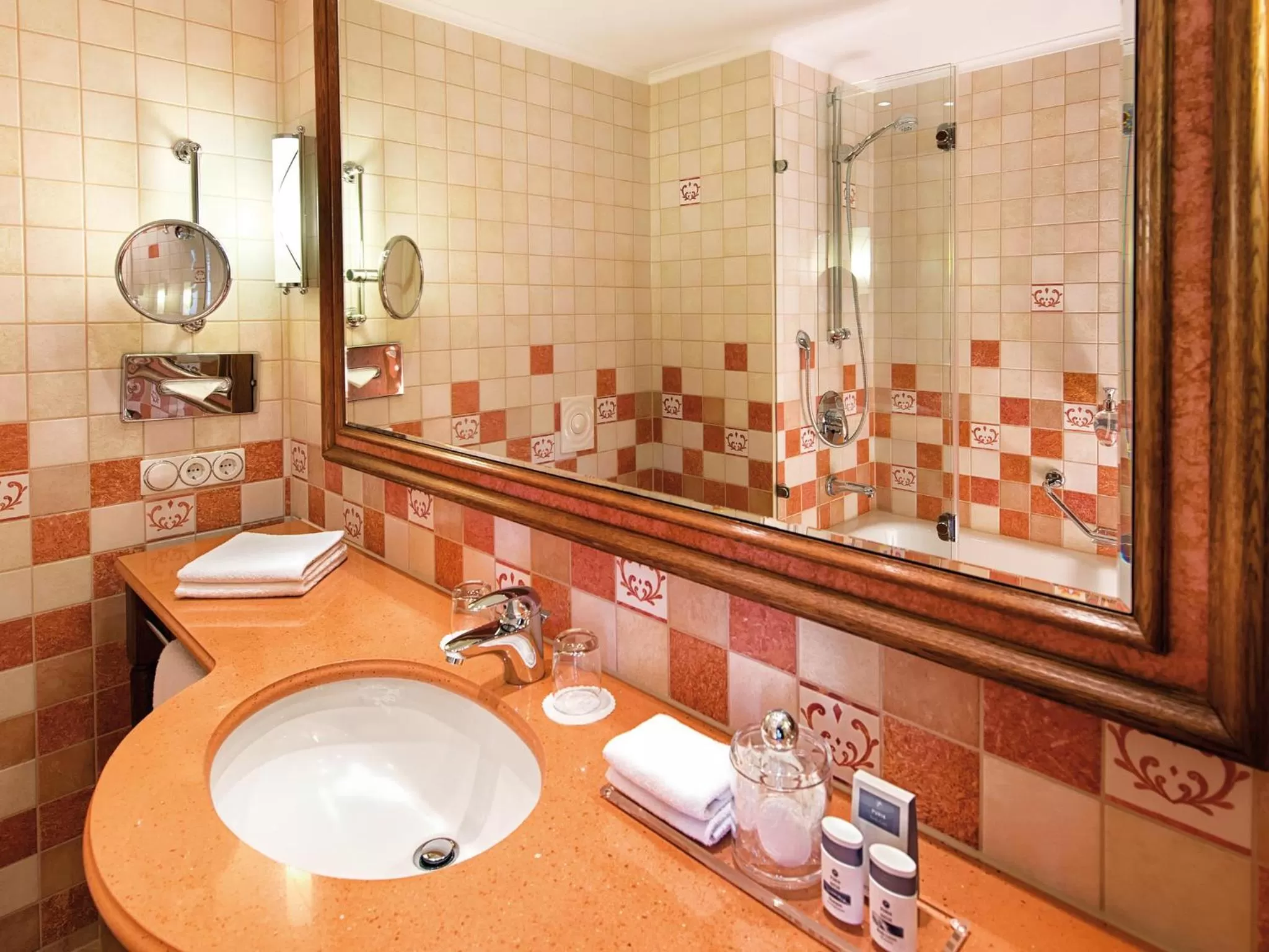 Shower in A-ROSA Gothisches Haus Wernigerode