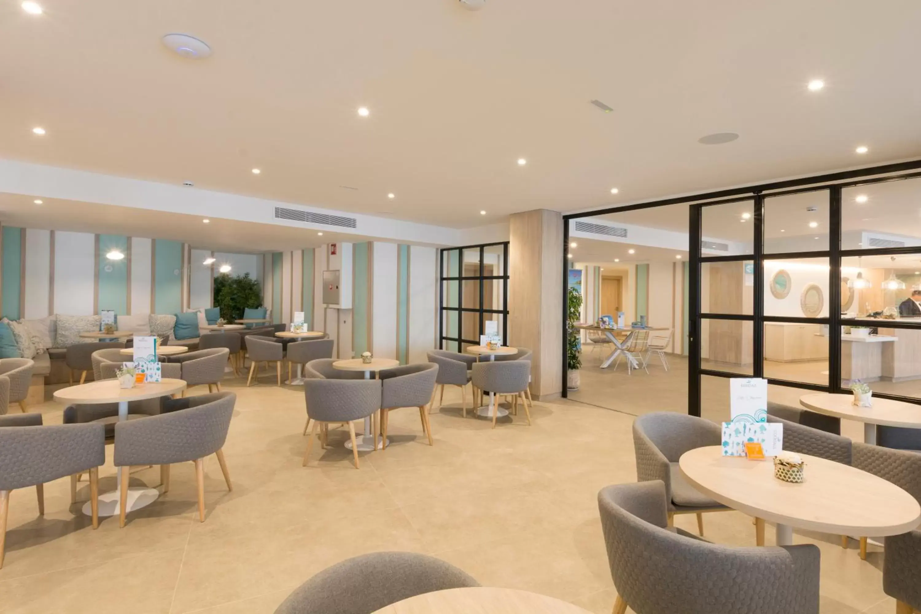 Restaurant/places to eat in HSM Linda Playa Restaurant/places to eat in HSM Linda Playa