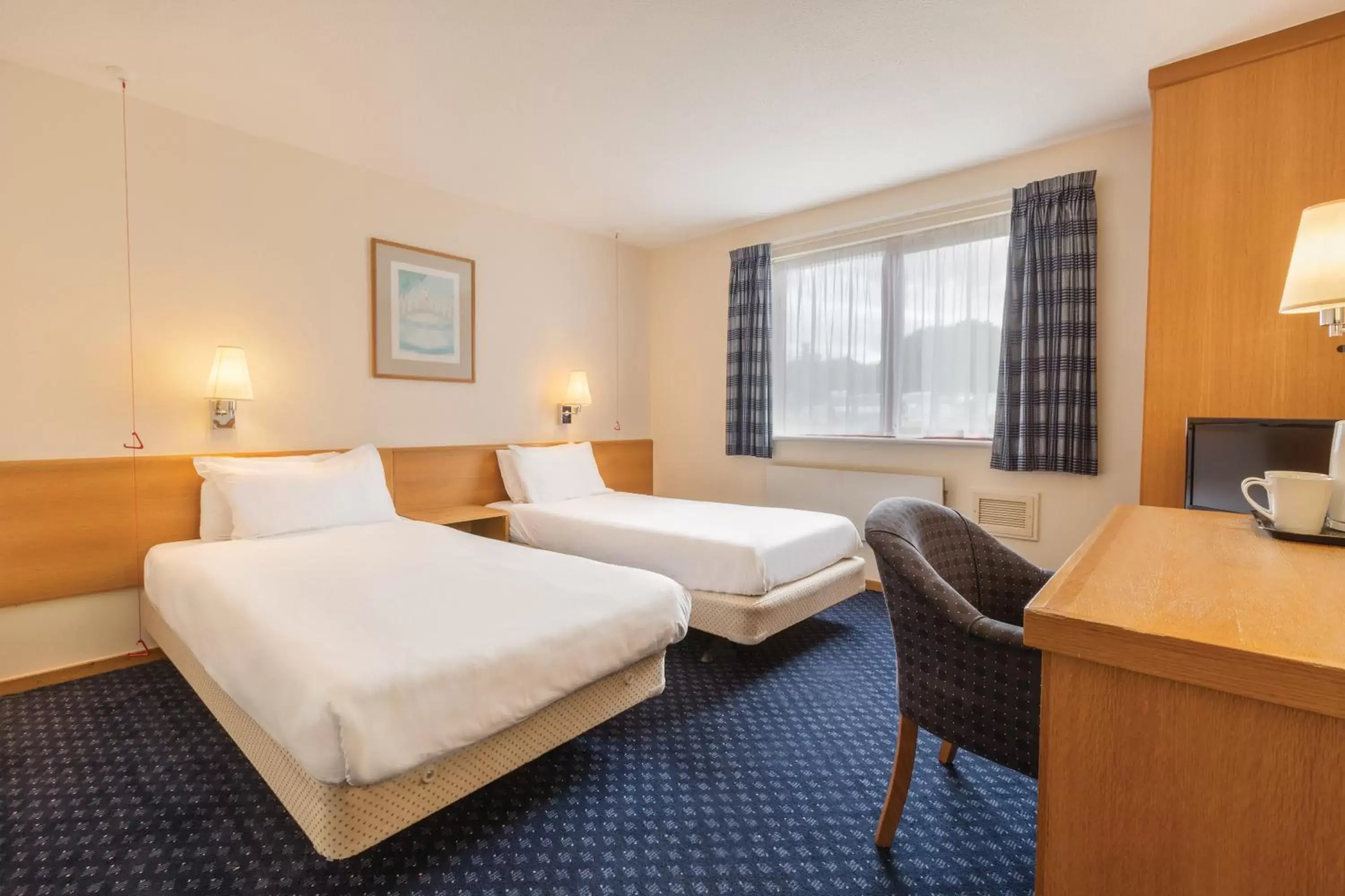 Twin Room - Non-Smoking in Days Inn Magor