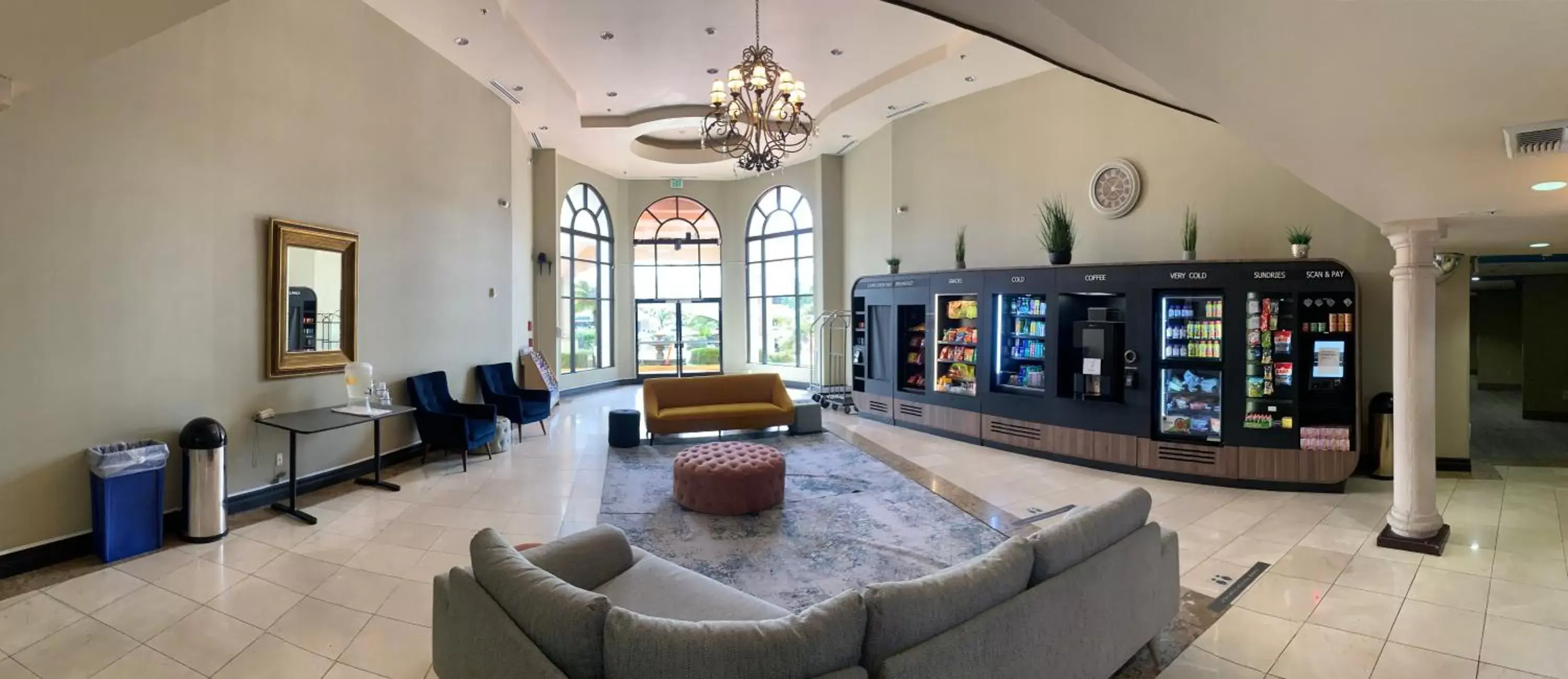 Seating Area in Hotel Marguerite Anaheim - Garden Grove, Trademark Collection