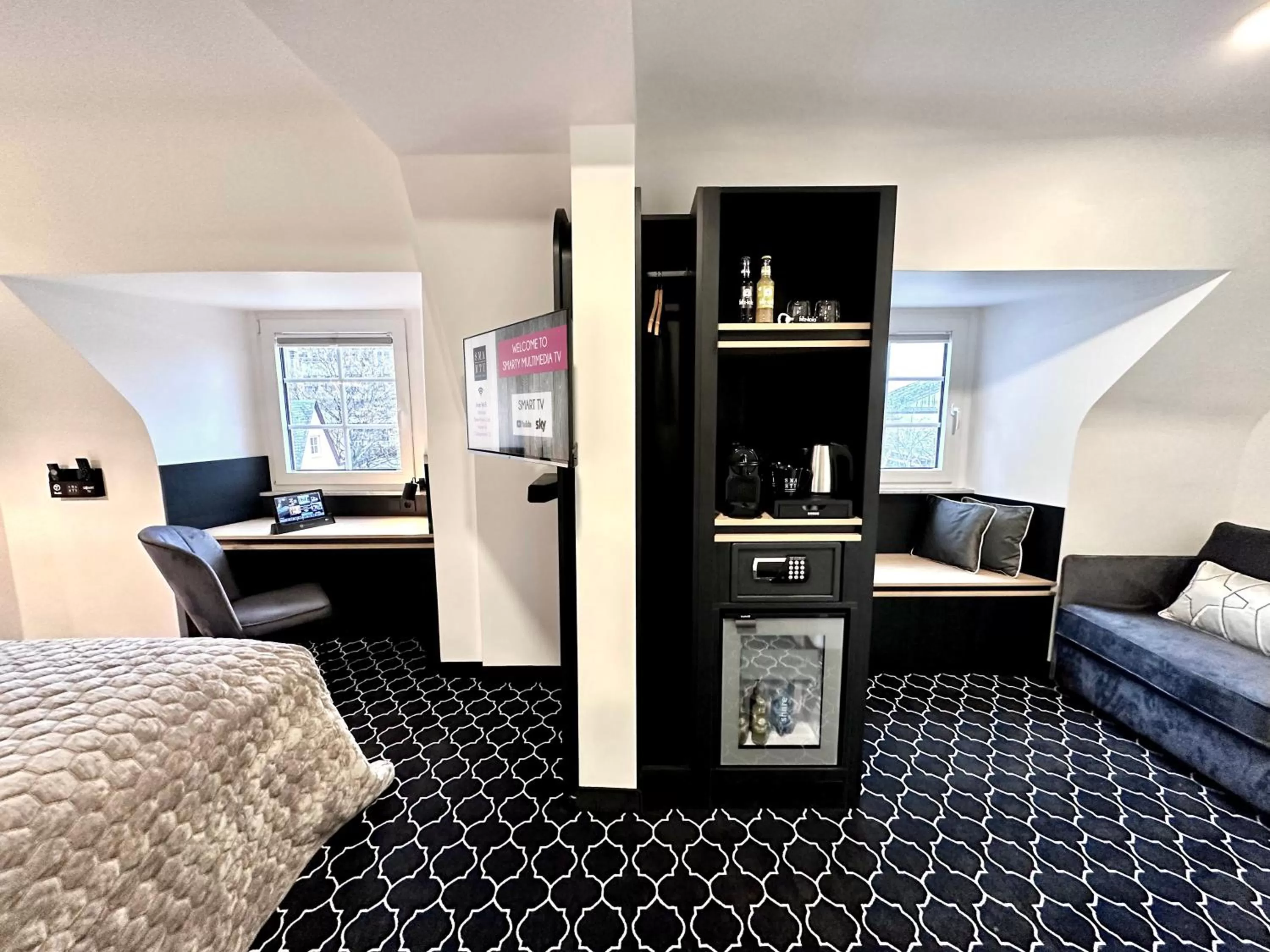 TV and multimedia in Rhein Hotel St. Martin