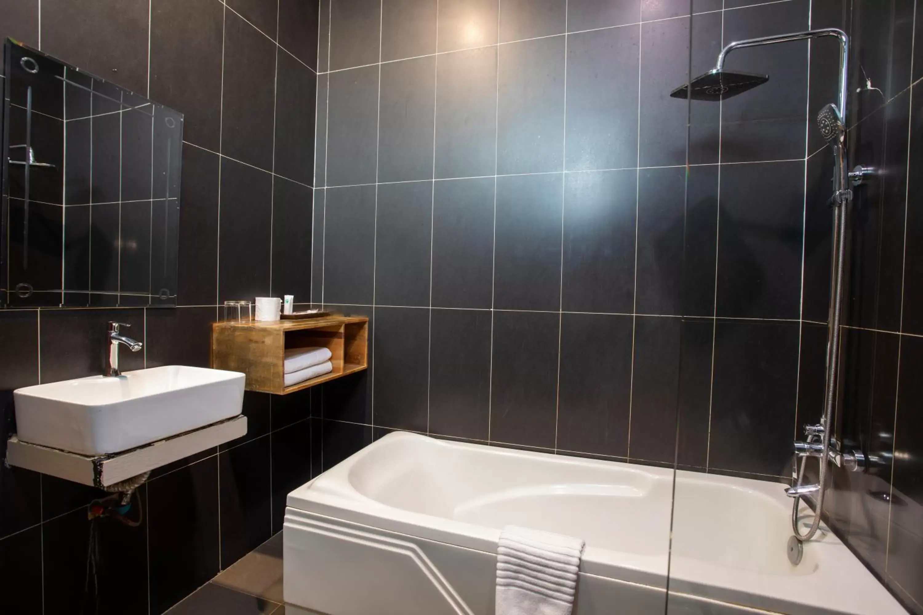 Shower, Bathroom in Indra Porak Residence Hotel