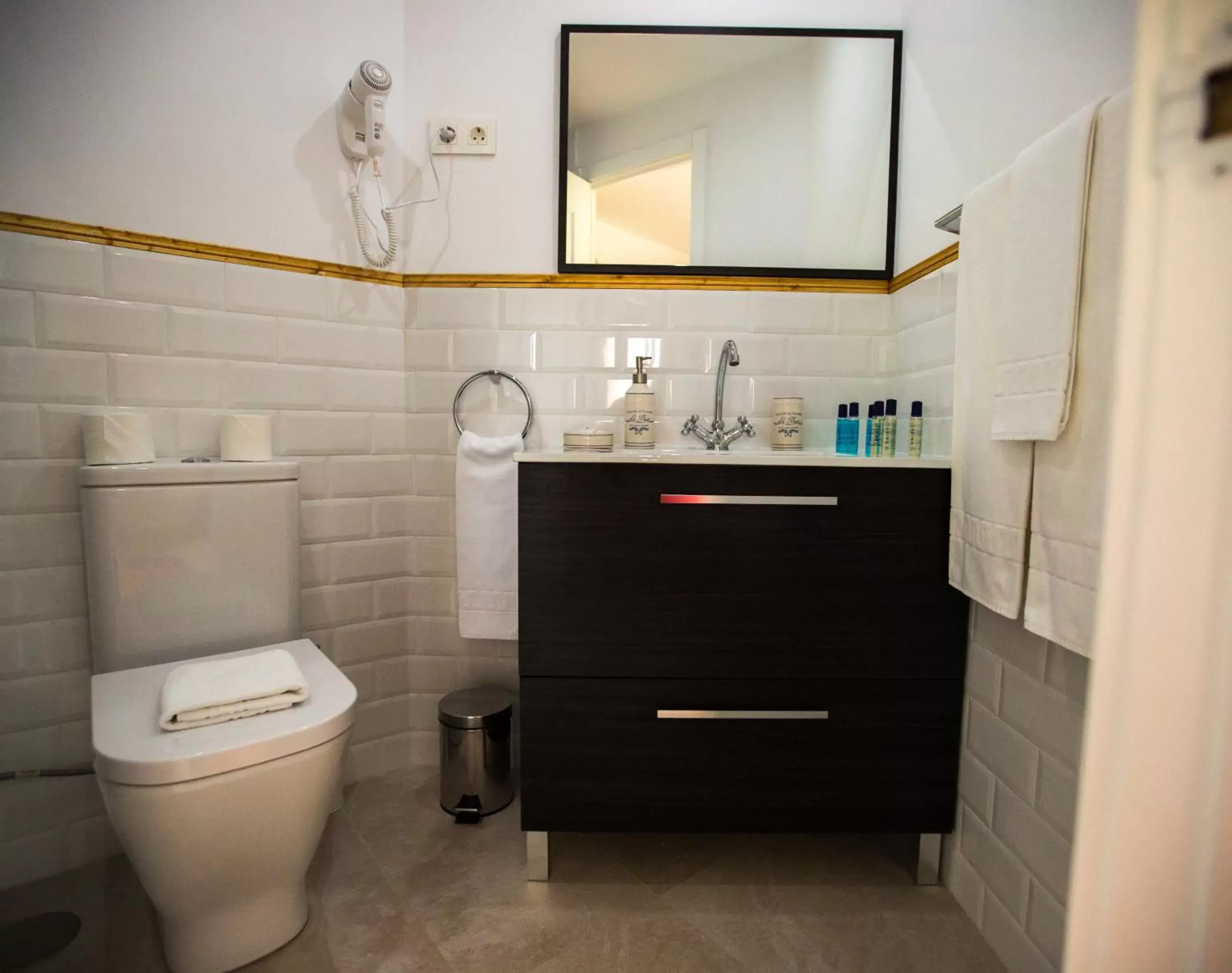 Bathroom in Oriente Palace Apartments