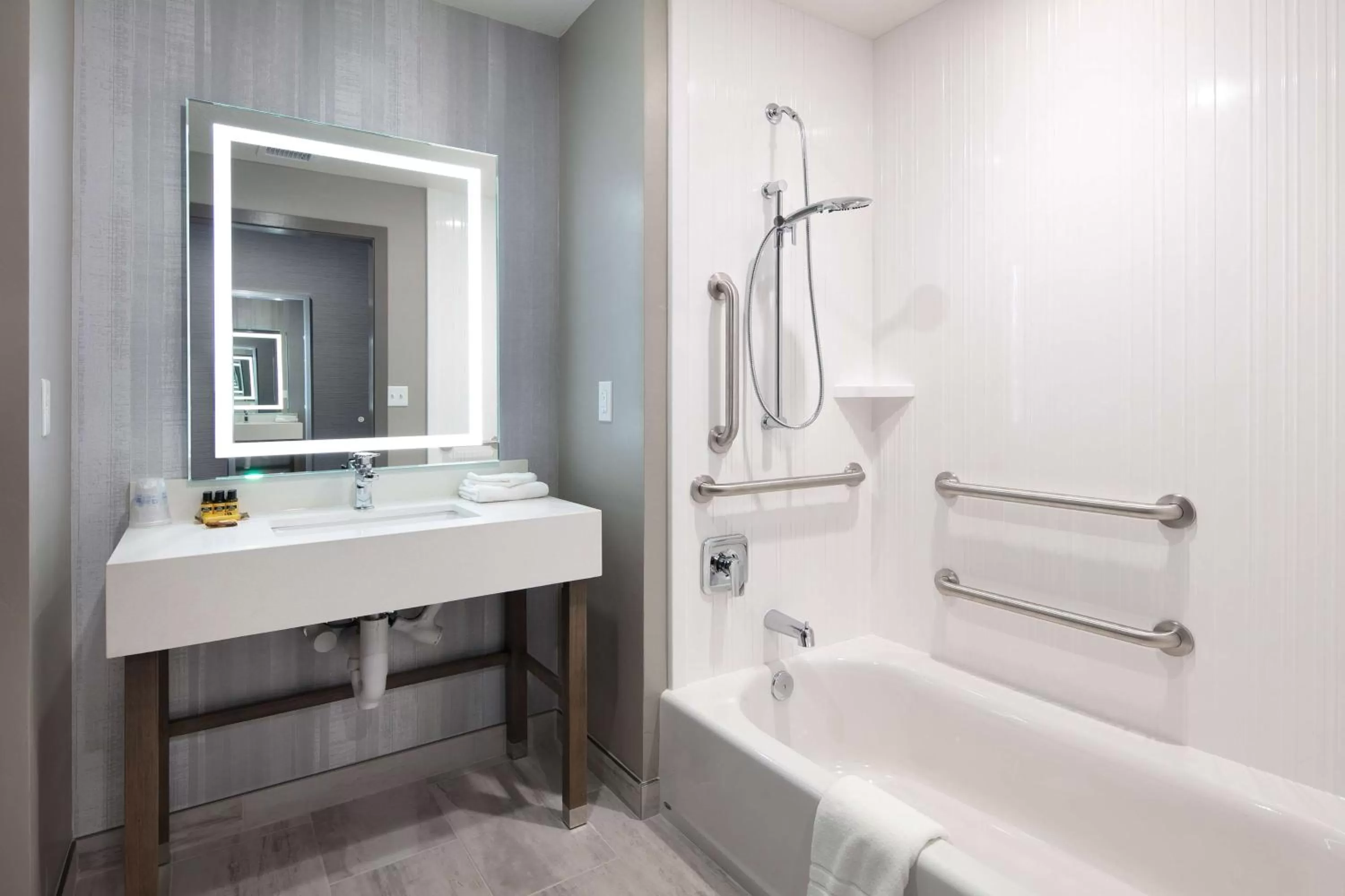 Bathroom in Best Western Plus Settlers Point