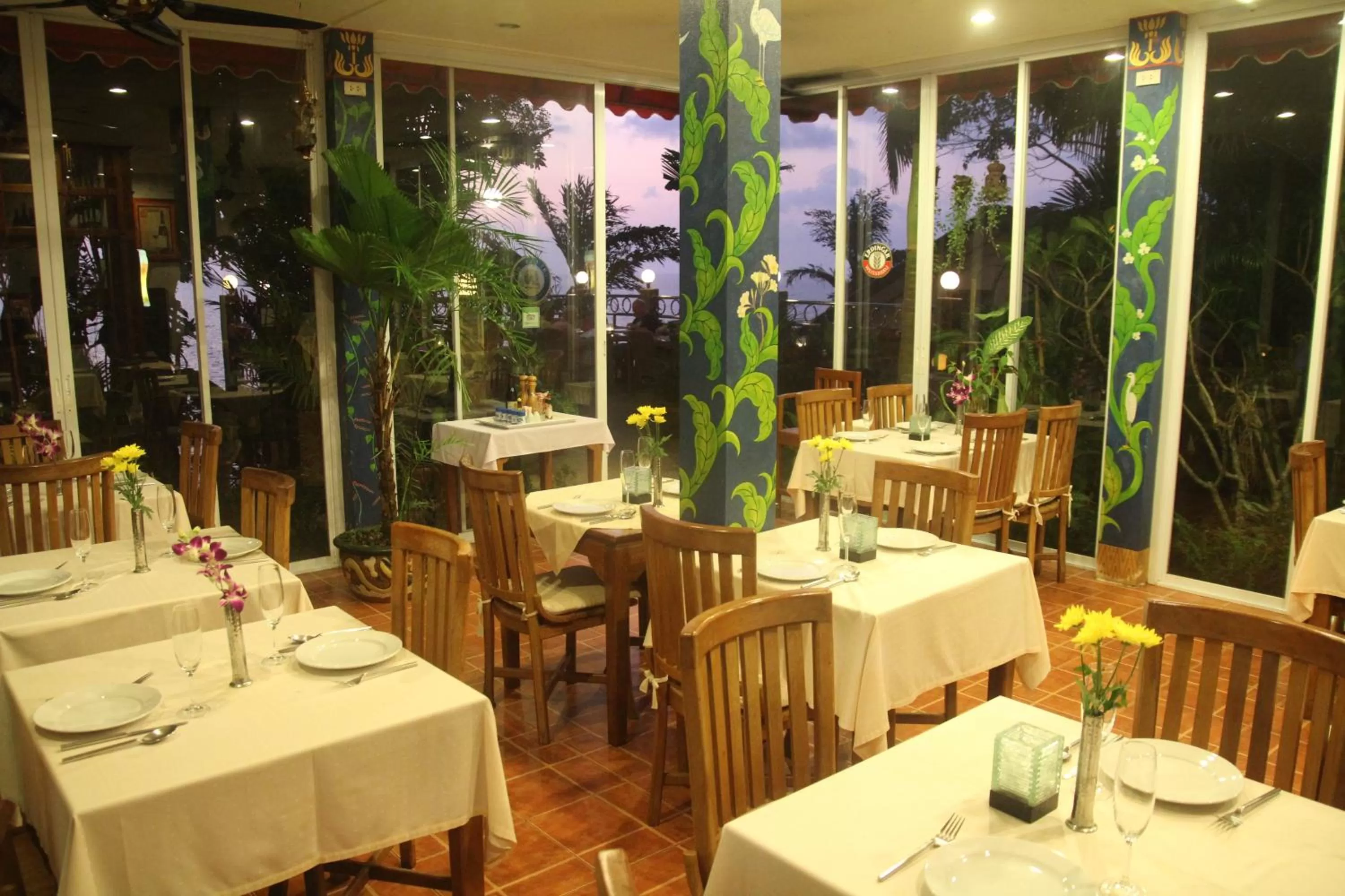 Restaurant/places to eat in Top Resort