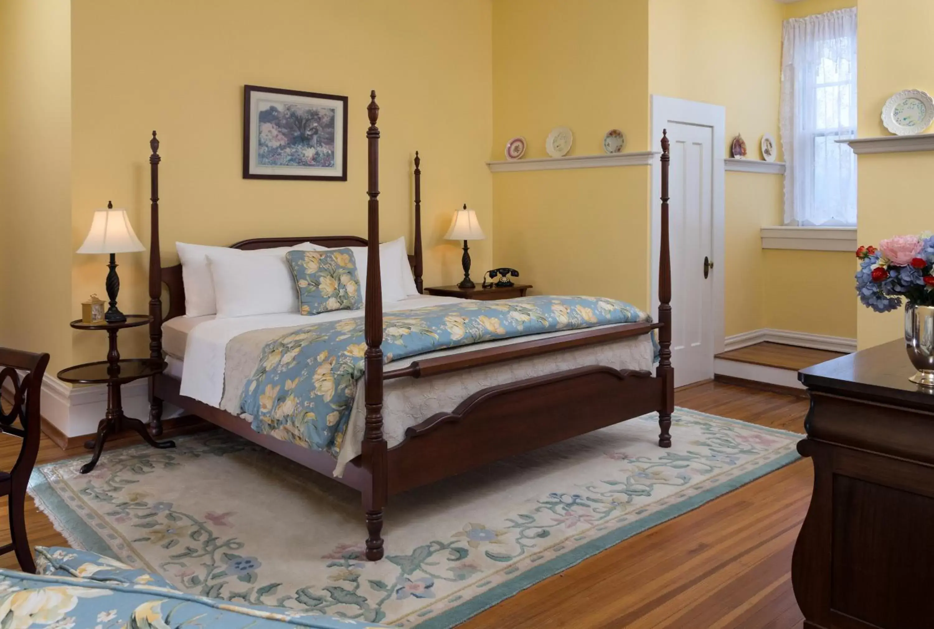 Bedroom, Bed in Mercersburg Inn