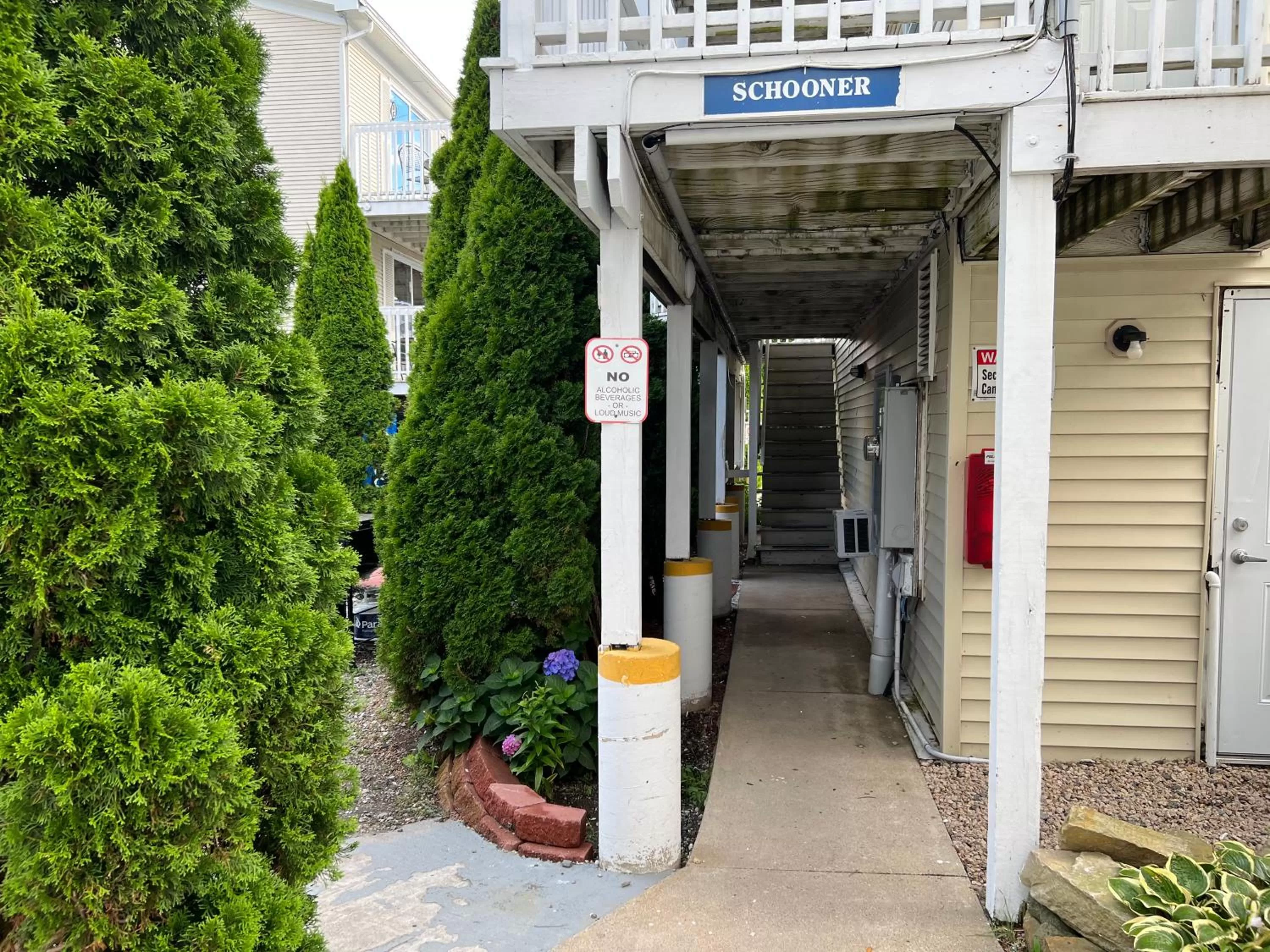 Property building in Ships Inn