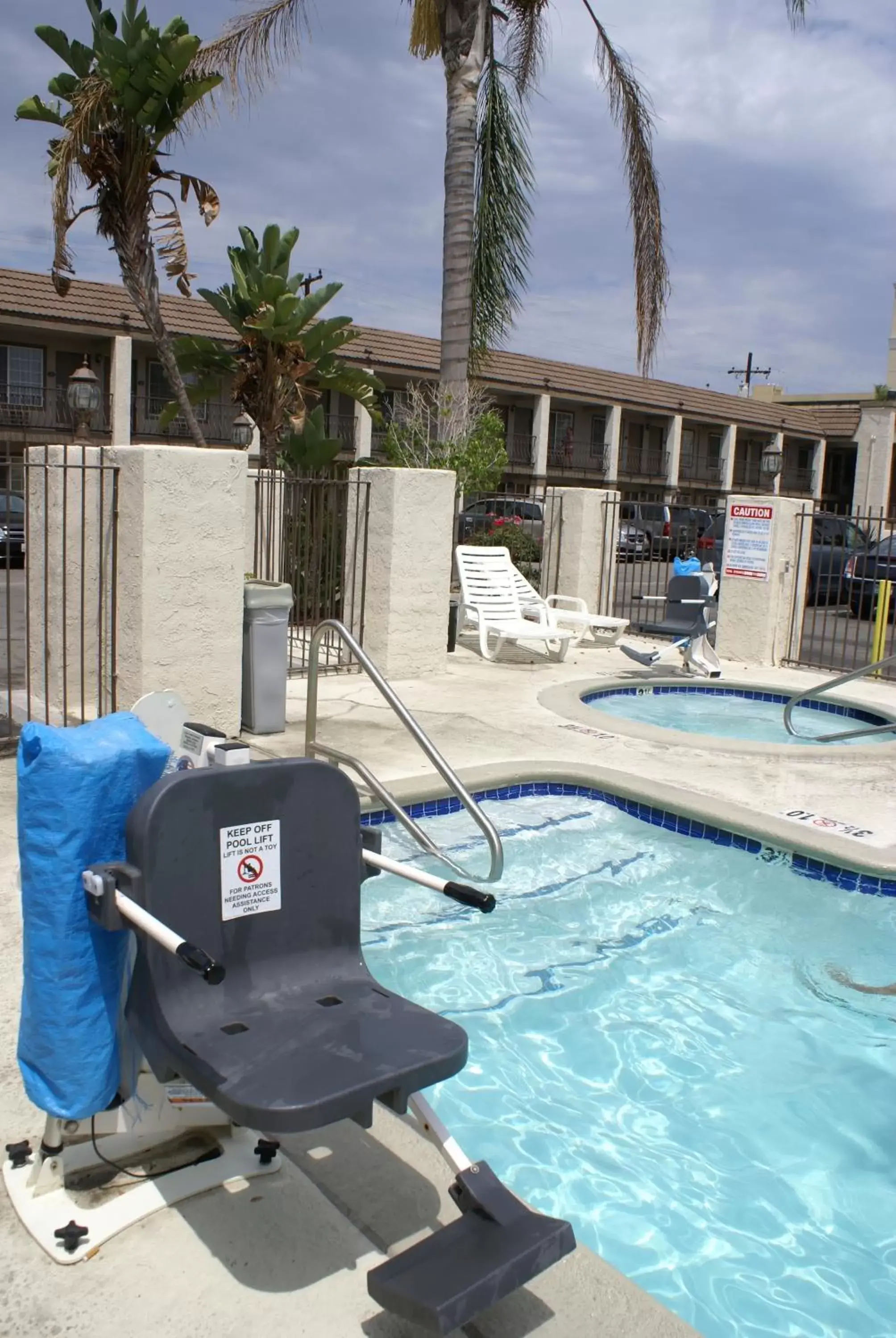 Spa and wellness centre/facilities, Swimming Pool in Queens Inn Anaheim