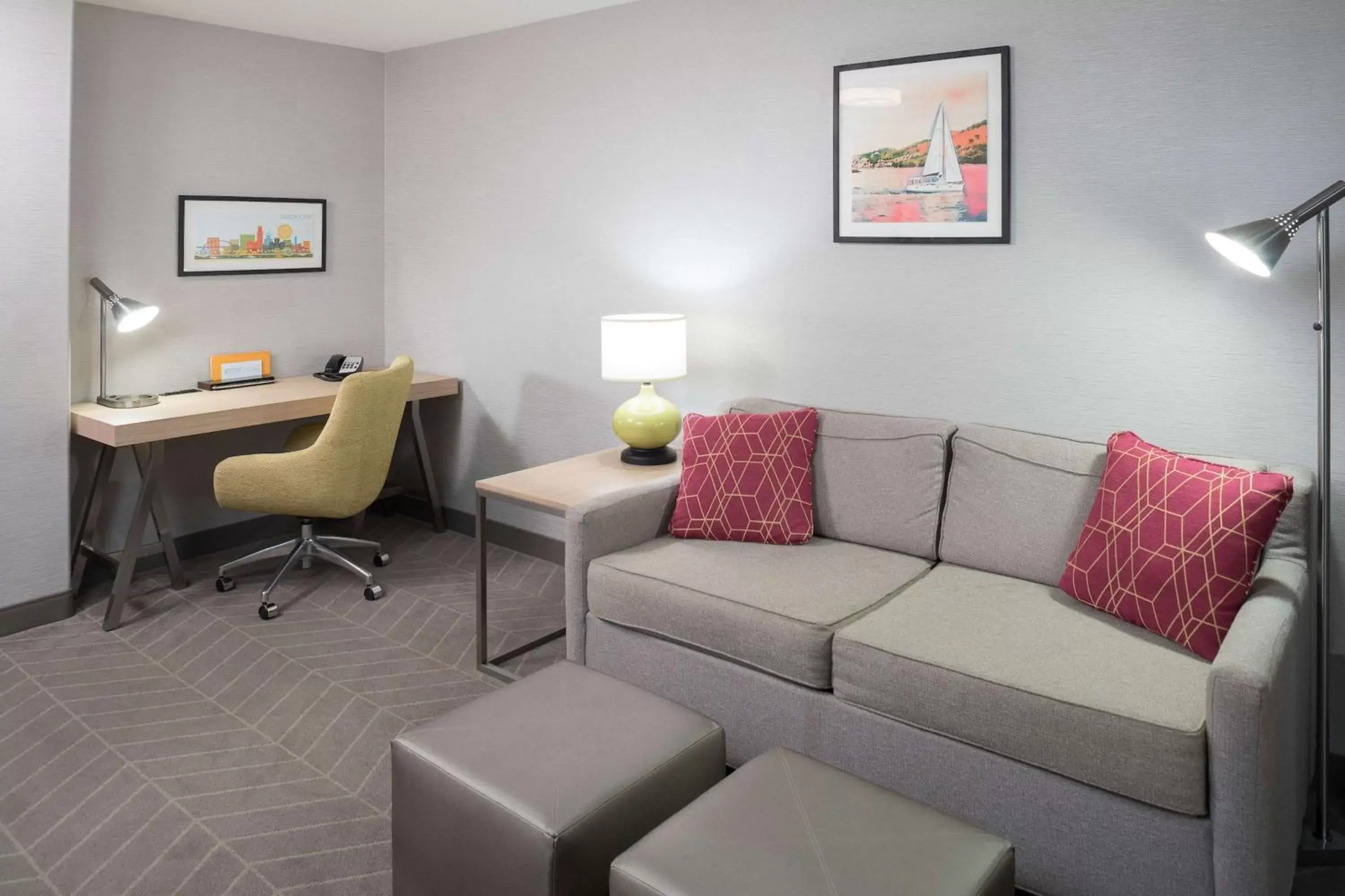 Bedroom, Seating Area in Hilton Garden Inn Sioux City Riverfront