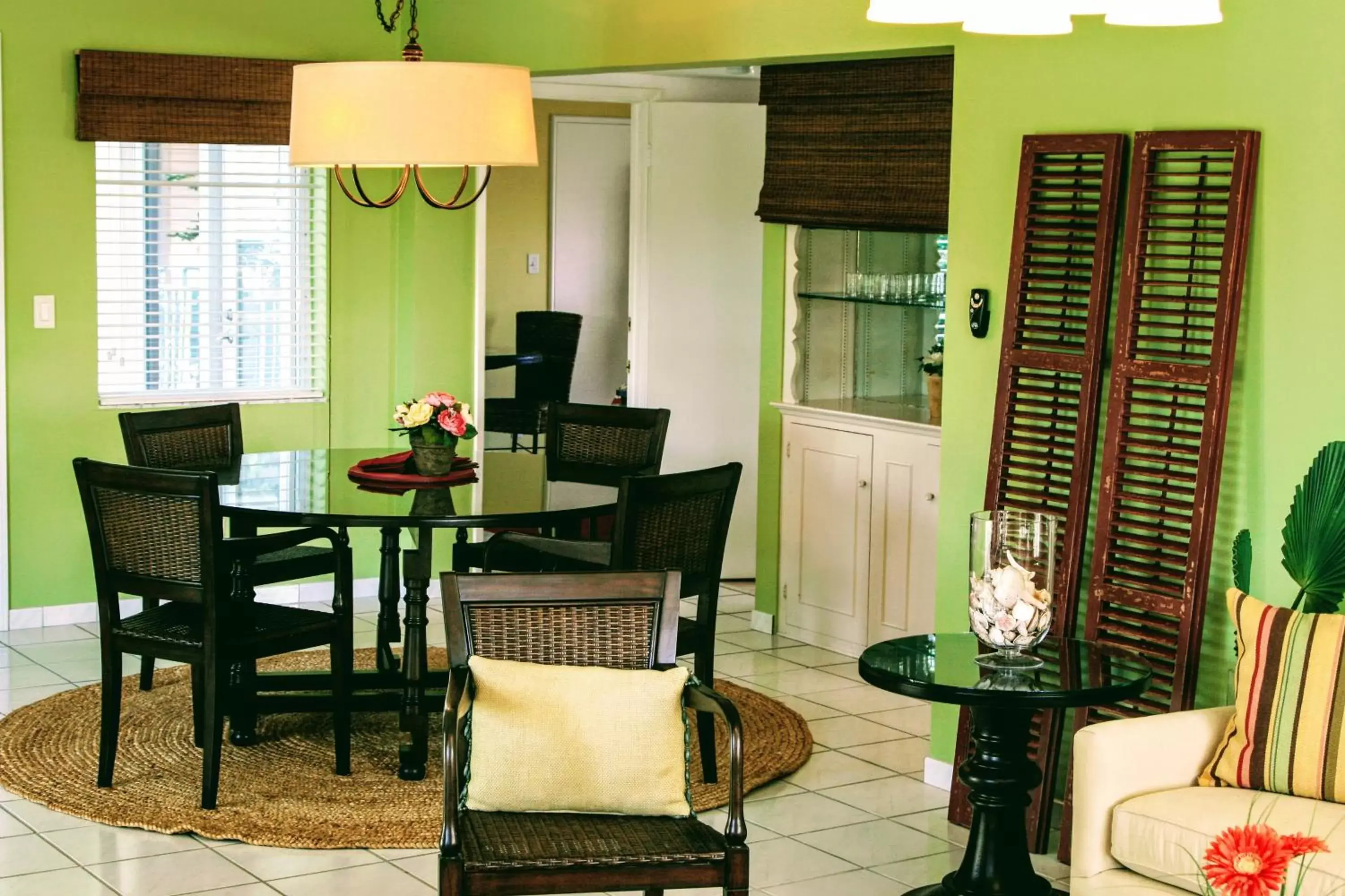 Kitchen or kitchenette, Dining Area in Villa Venezia