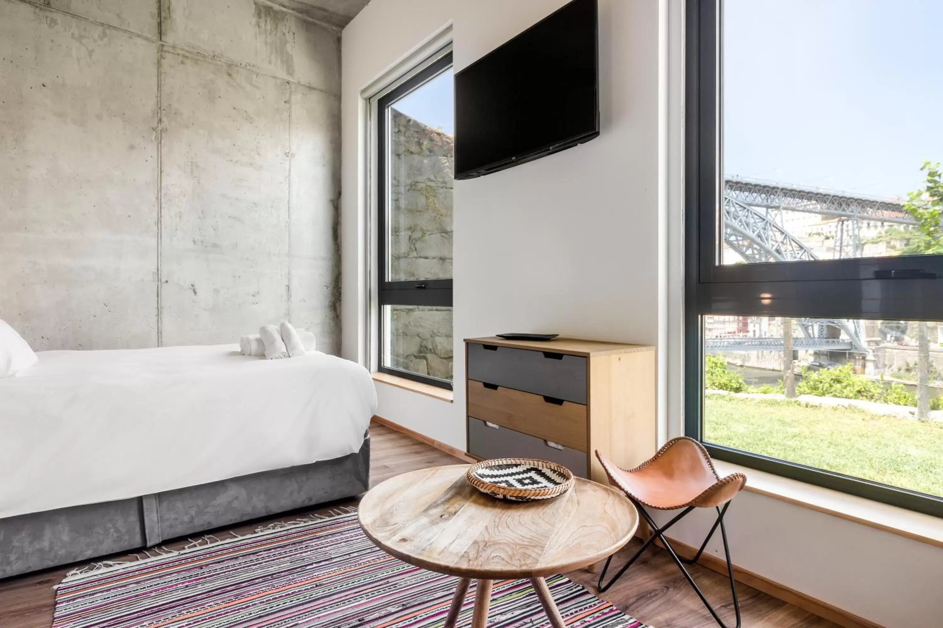 Bed in Bridge It - Suites & Views