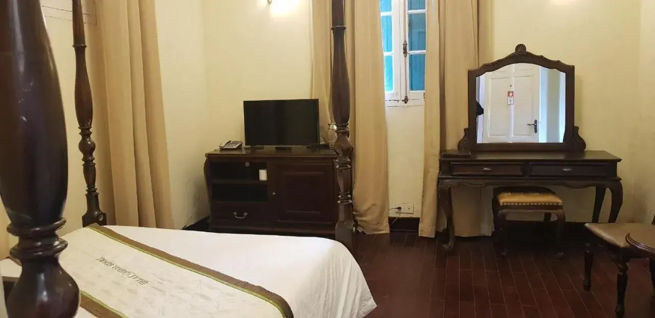 Bedroom, TV/Entertainment Center in Dalat Cadasa Resort