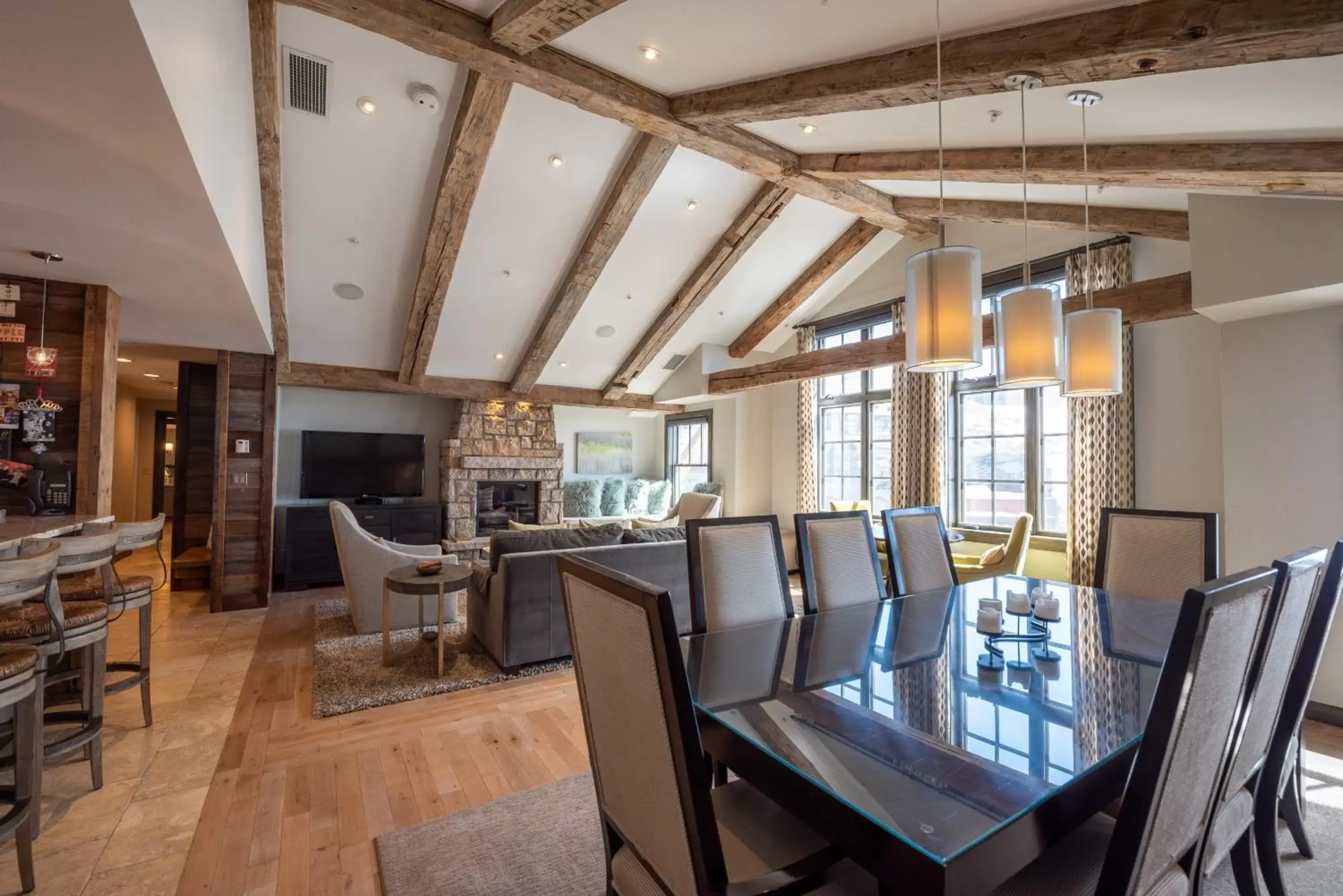 Dining Area in The Lodge at Mountaineer Square