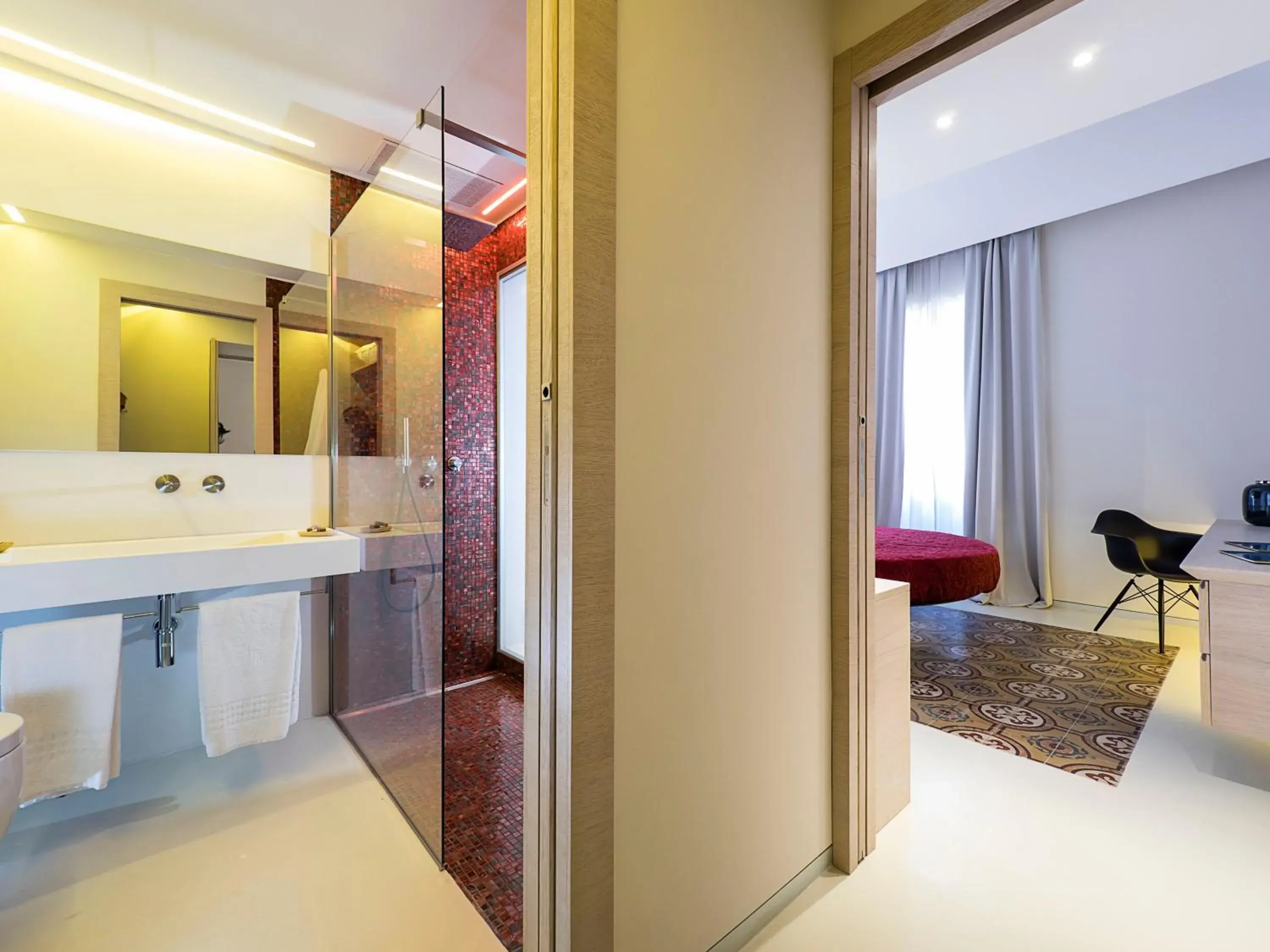 Photo of the whole room, Bathroom in Duomo Suites & Spa