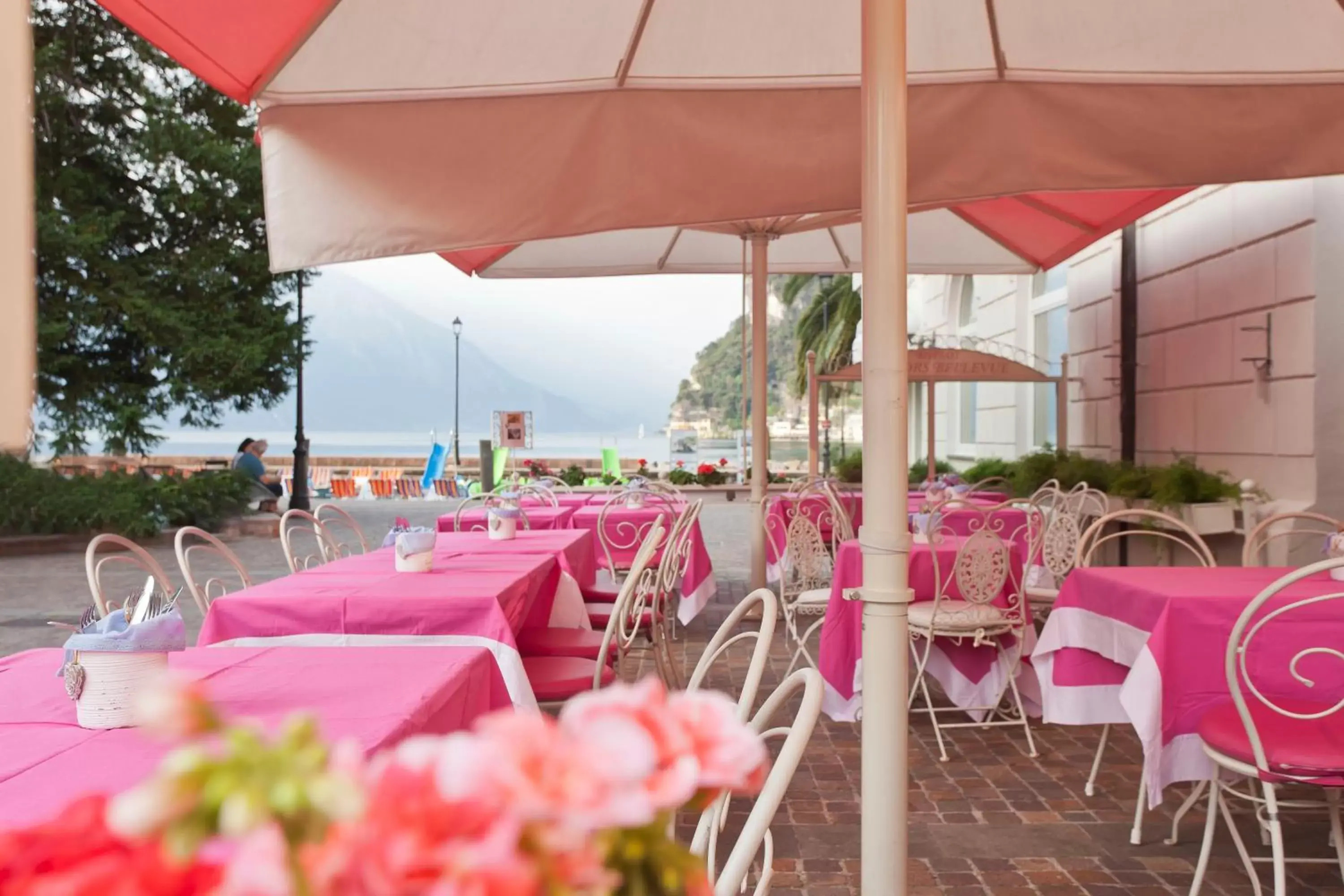 Patio, Restaurant/Places to Eat in Bellavista Hotel Deluxe Apartments