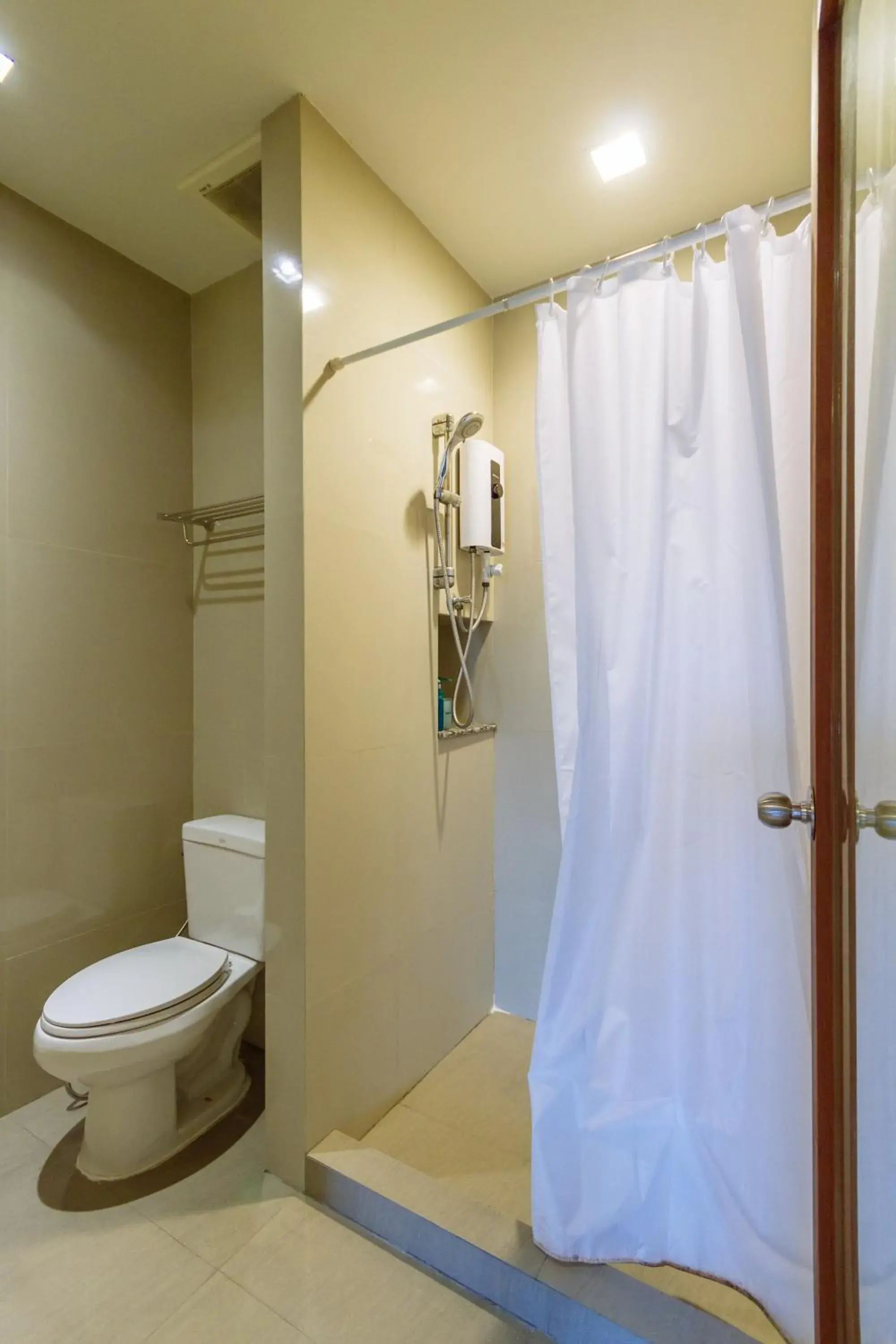 Shower, Bathroom in Siamaze Hostel