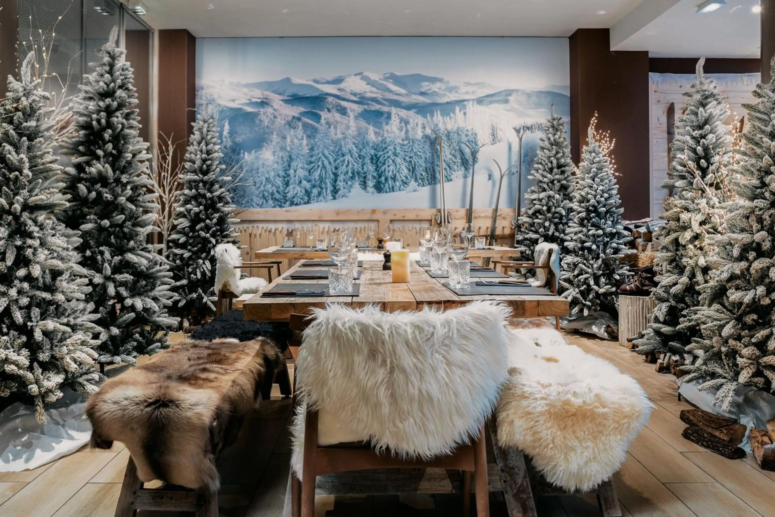 Restaurant/places to eat in AC Hotel by Marriott Nice