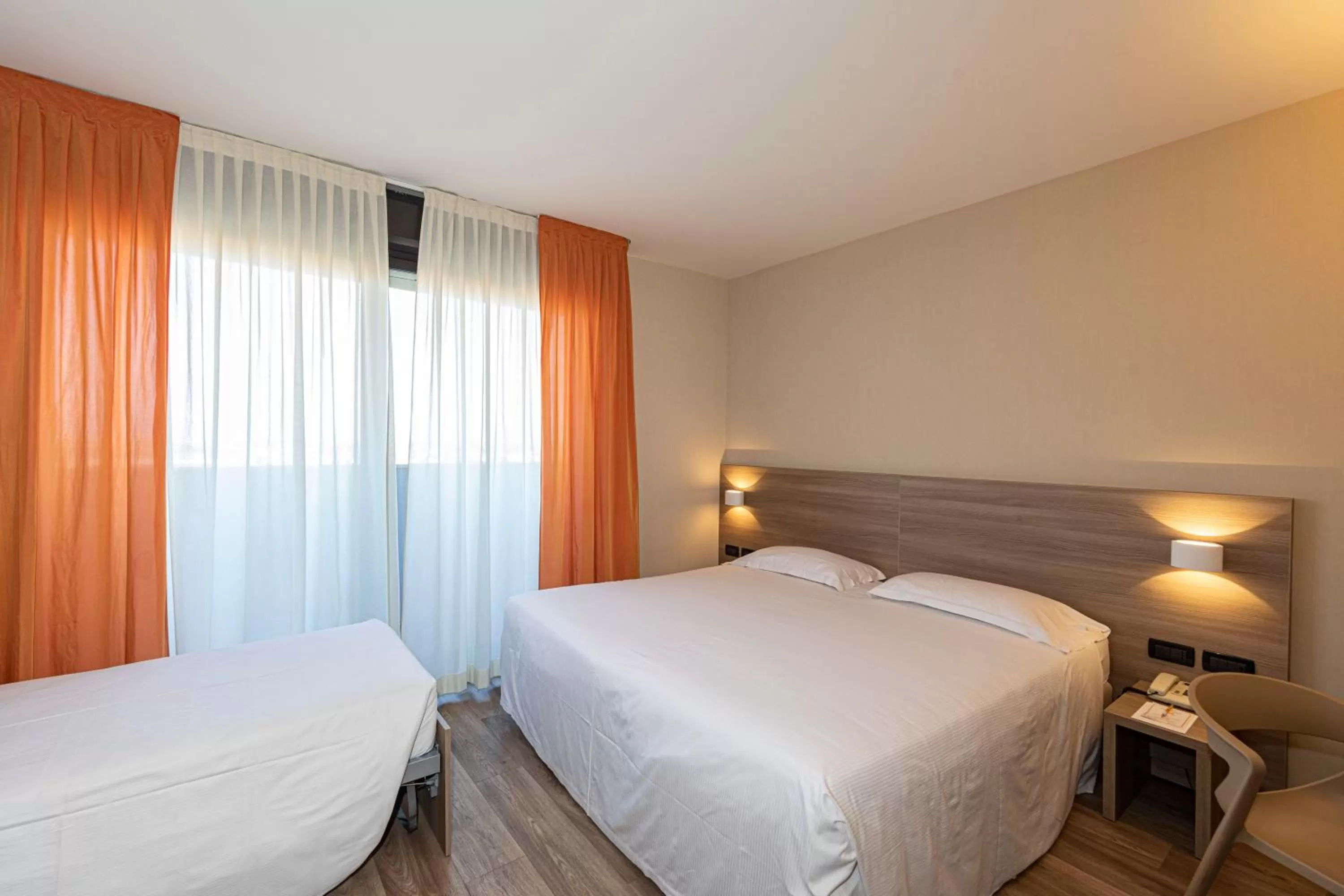 Bedroom, Bed in Hotel Donatello Imola