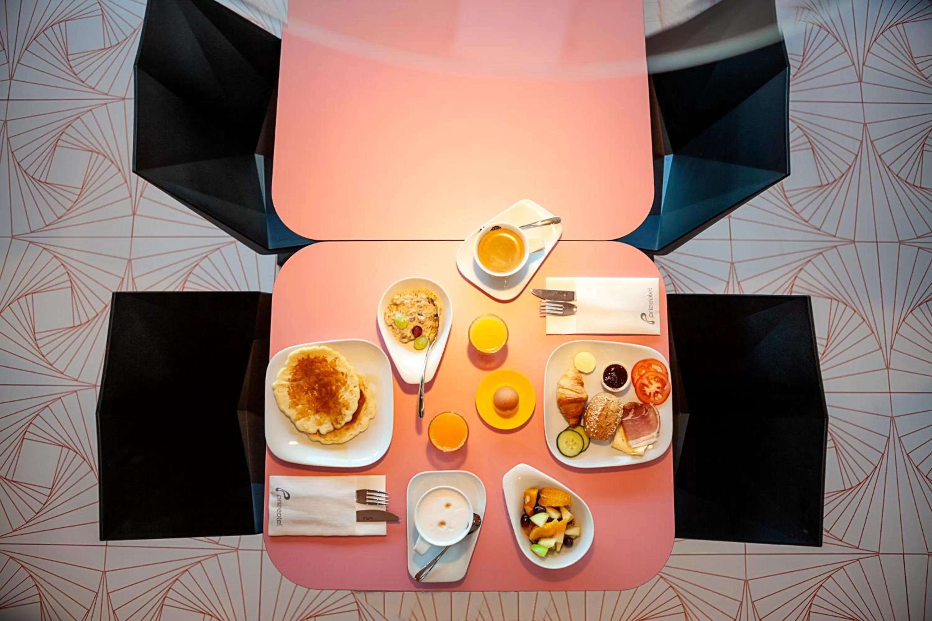 Food and drinks in Prize by Radisson, Vienna City