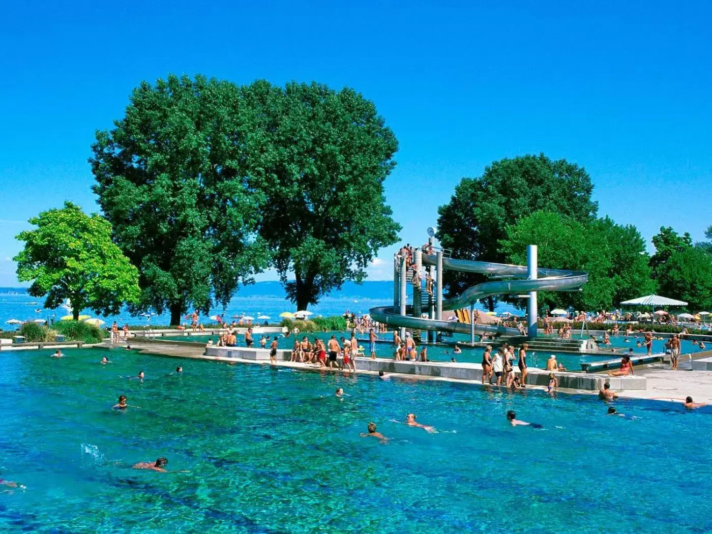 Swimming Pool in Hotel Müllers Self-Check-In