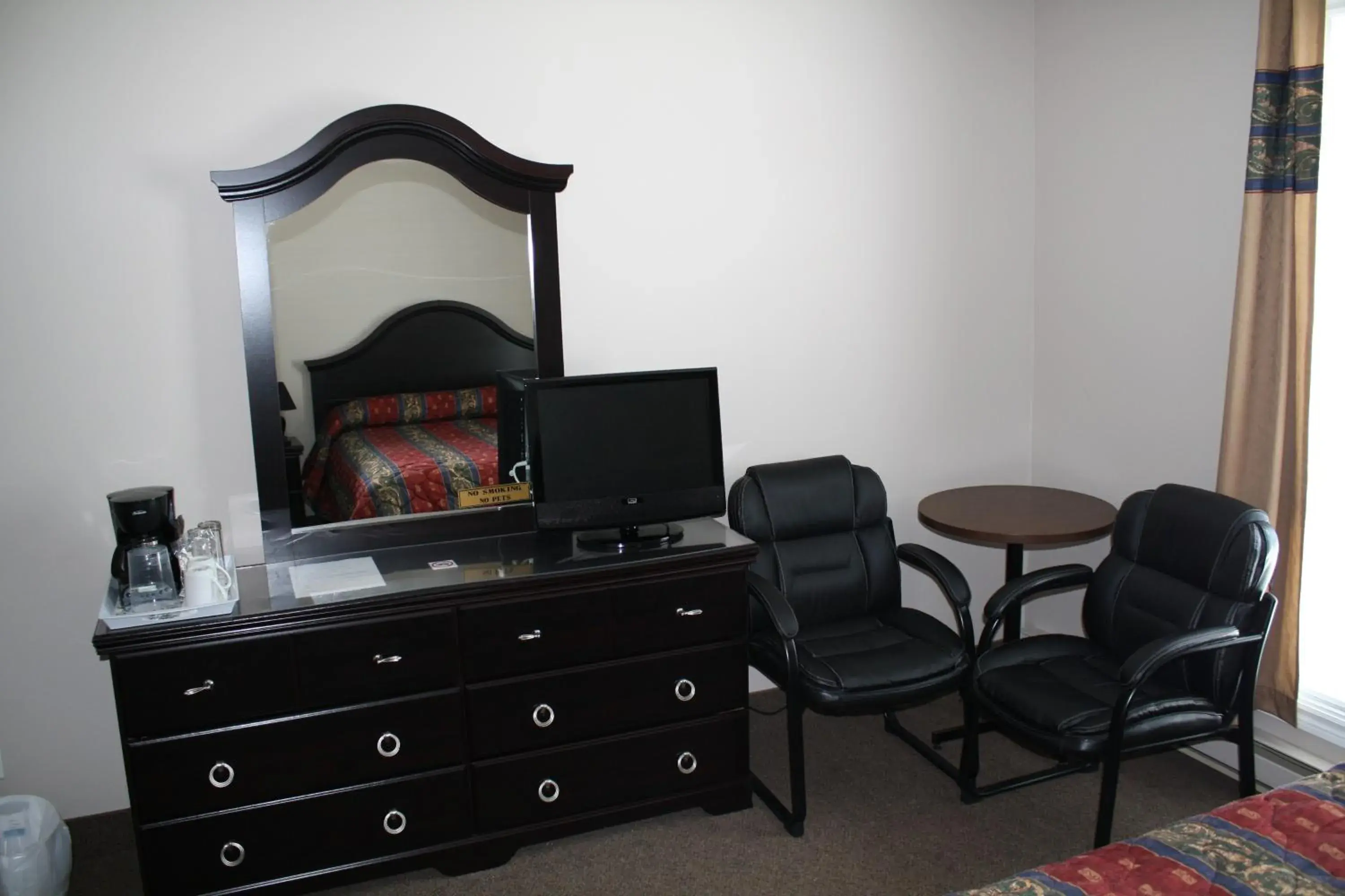 Twin Room in The Country Inn Motel Twin Room in The Country Inn Motel