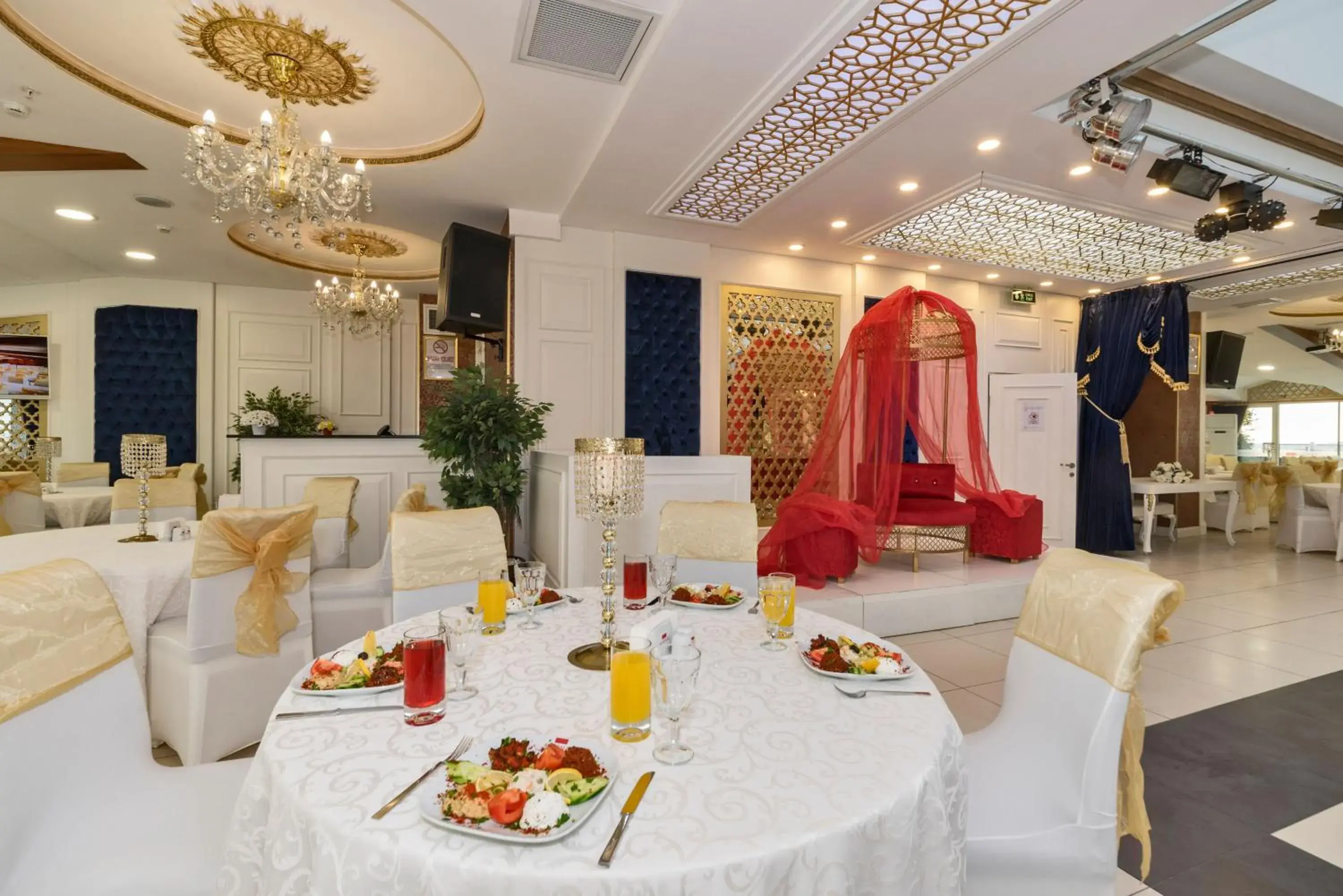 Banquet/Function facilities, Restaurant/Places to Eat in Marnas Hotels