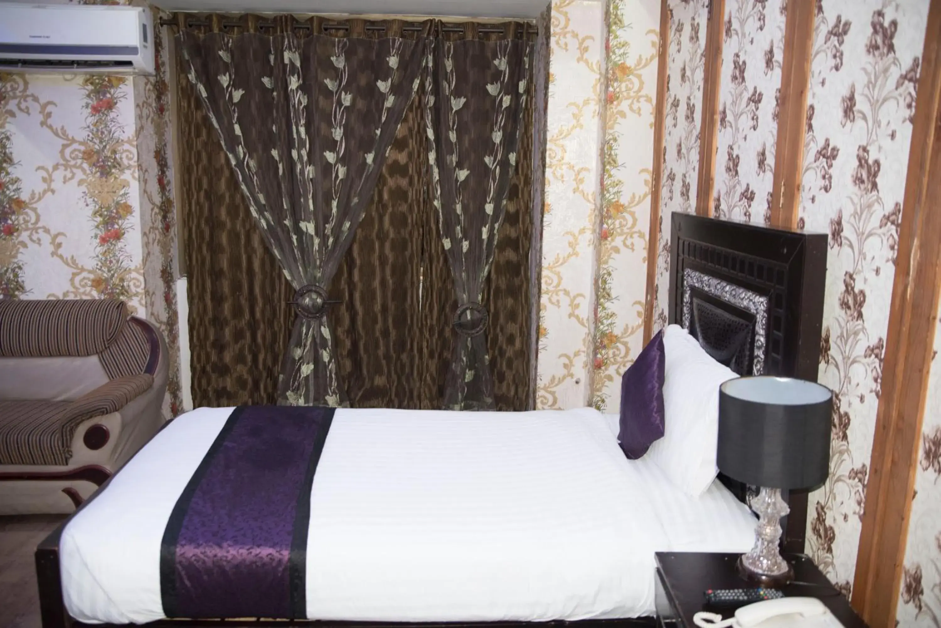 Bedroom, Bed in Hotel Premier Inn Davis Road