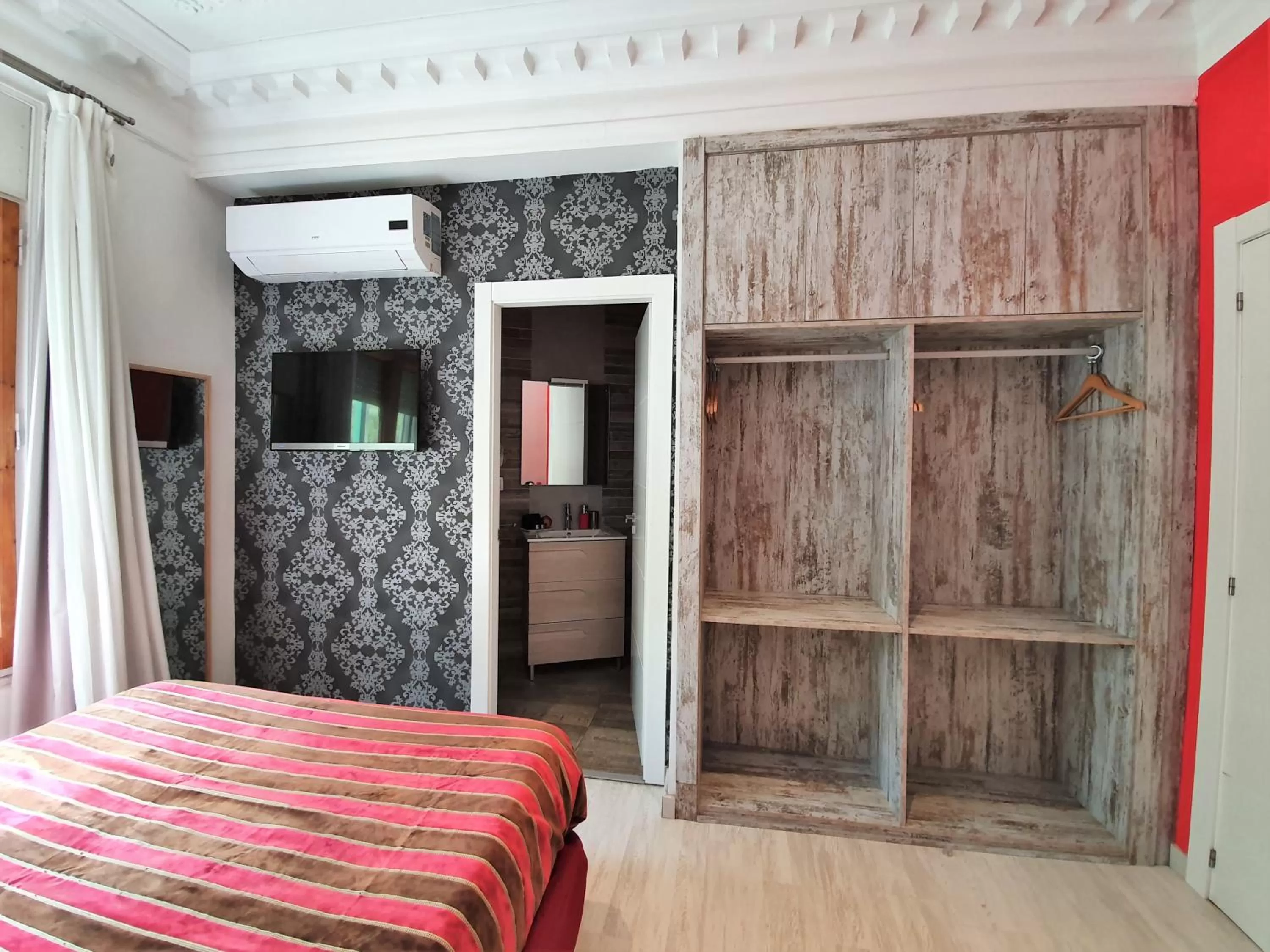 City view, Bed in DreamKeys Barcelona City