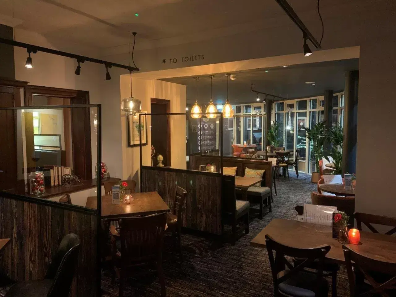 Restaurant/places to eat, Lounge/Bar in Harper's Steakhouse with Rooms, Haslemere