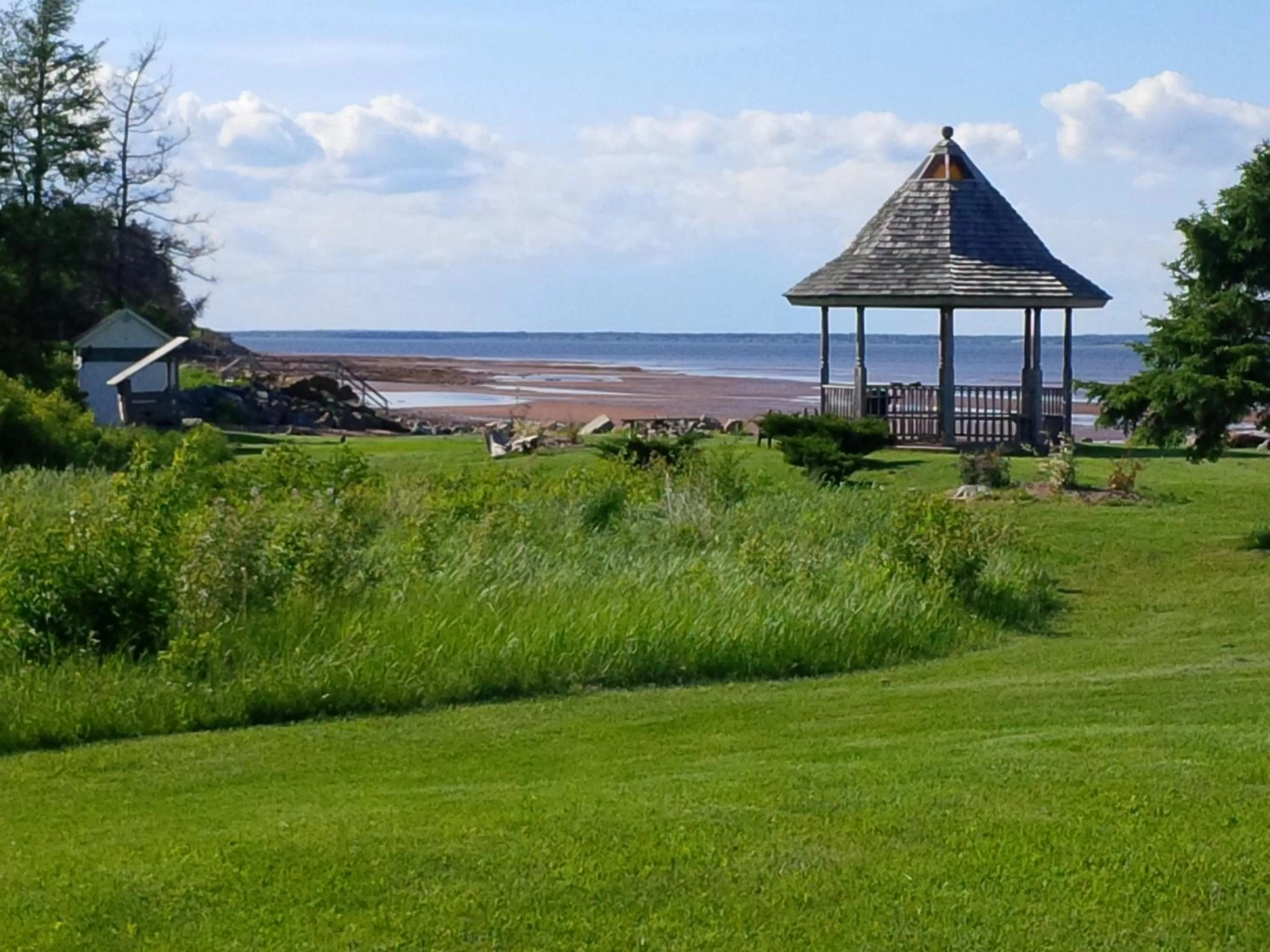 Beach in Amherst Shore Country Inn