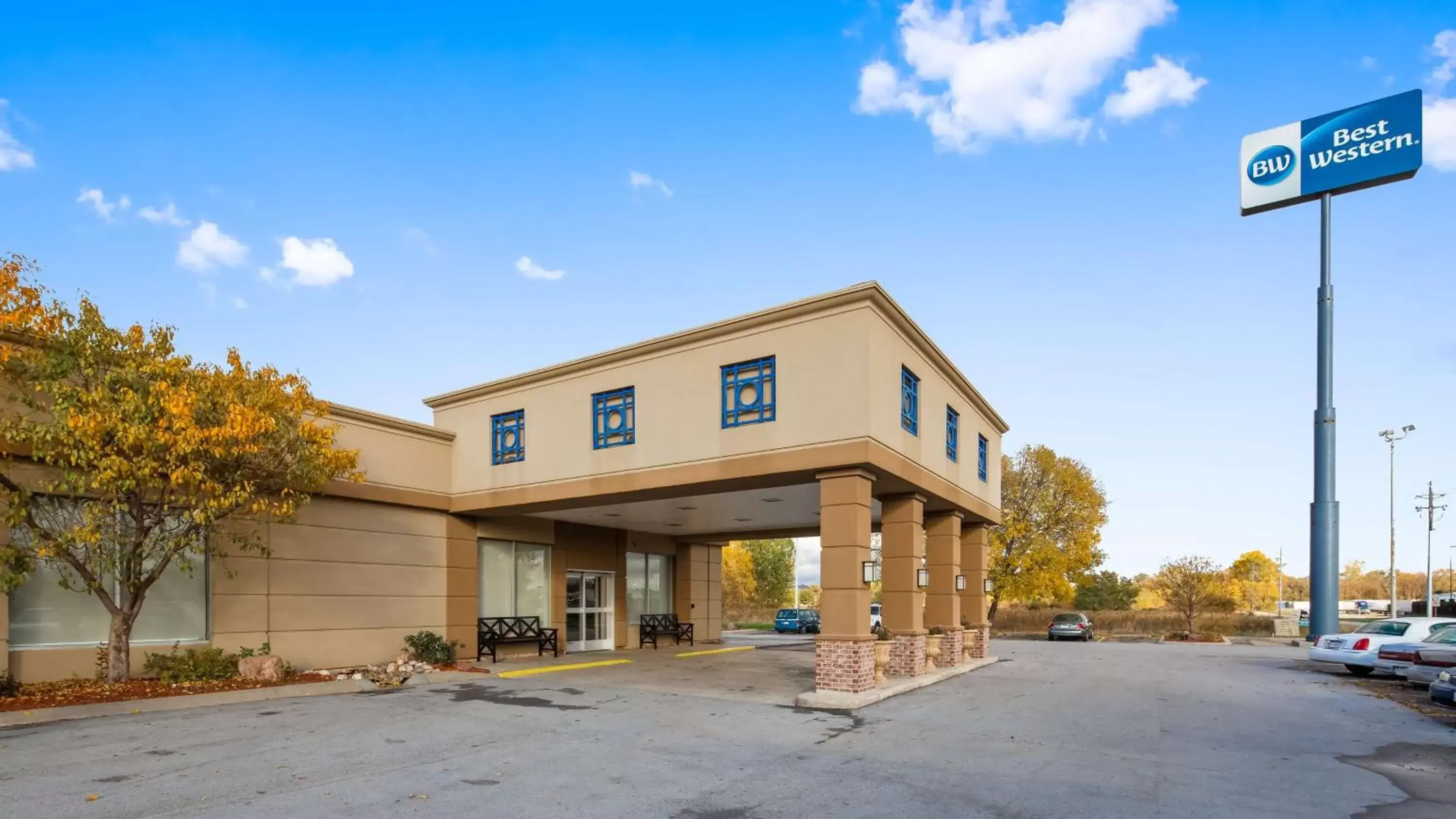Property building in Best Western Crossroads of the Bluffs Property building in Best Western Crossroads of the Bluffs